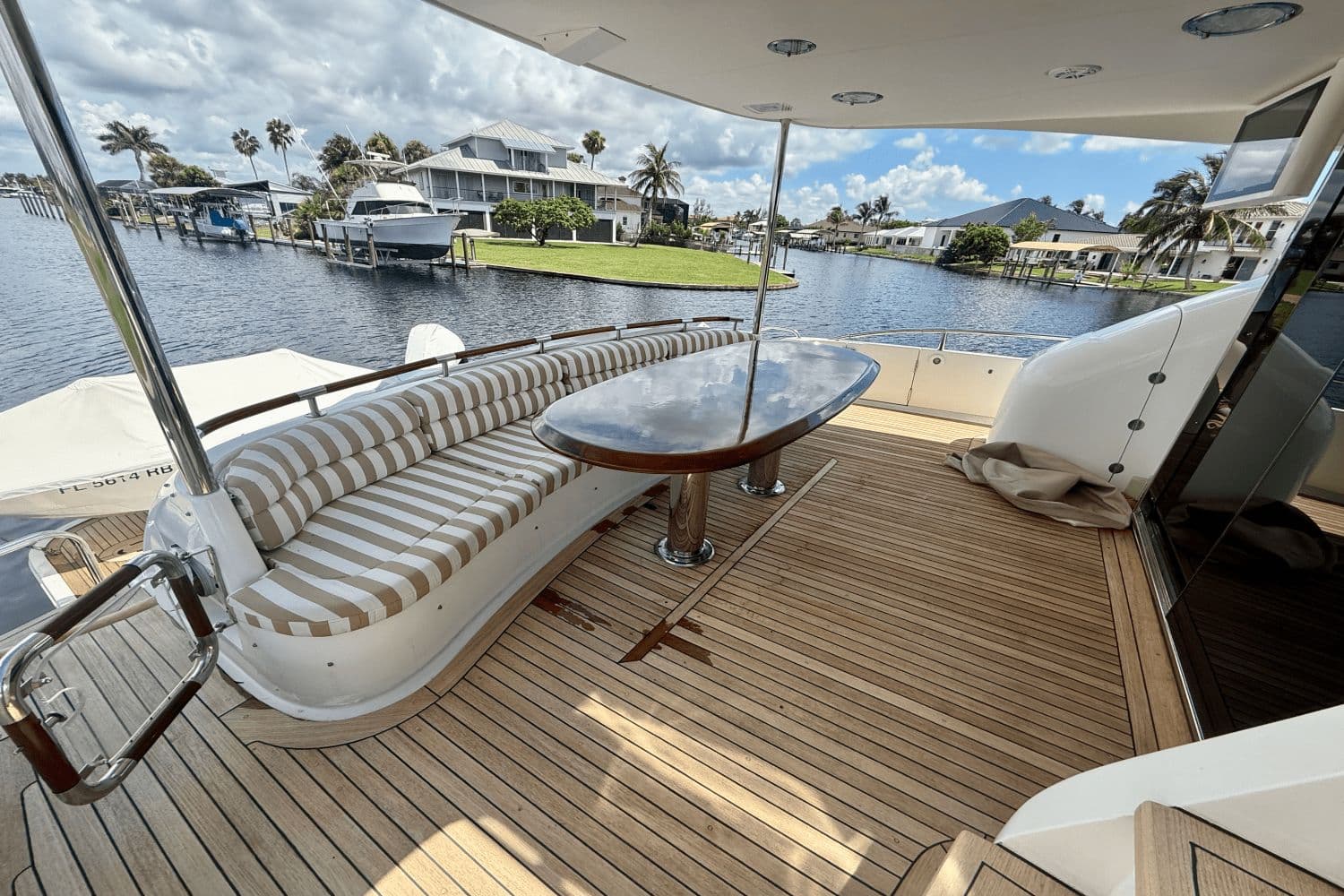 2005 Lazzara 68 FLYBRIDGE - 5