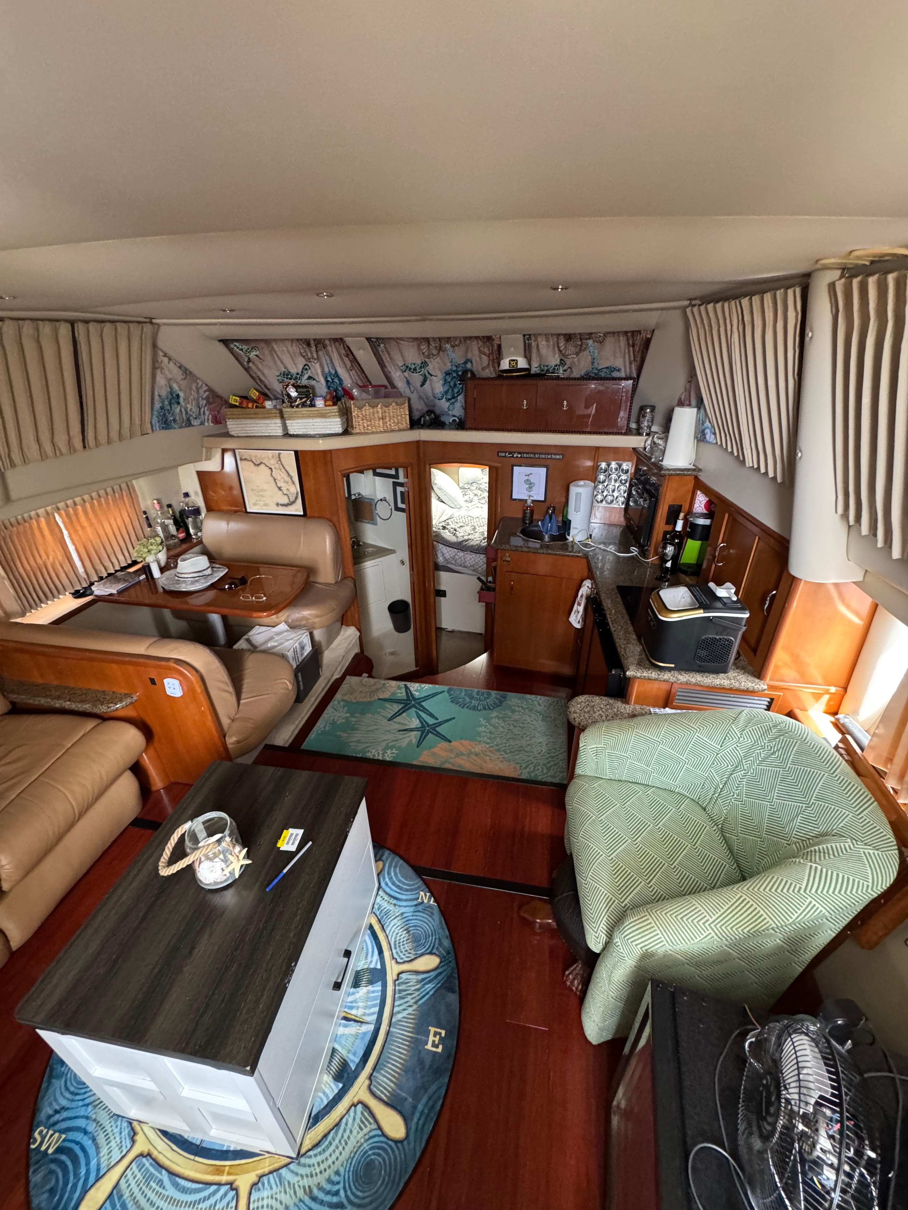 2005 Carver 41 Cockpit Motor Yacht - 20