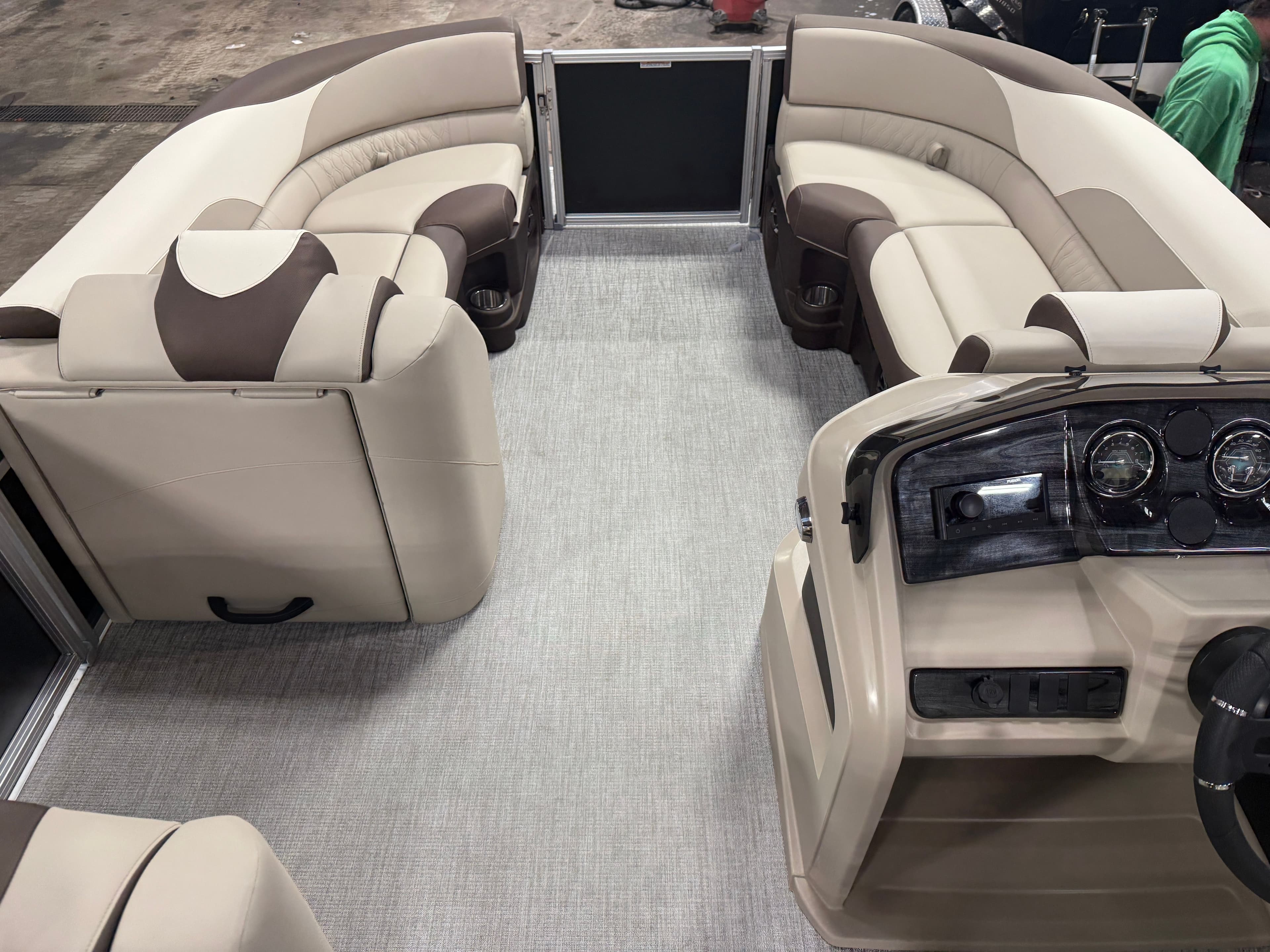 2026 Tahoe LTZ 2385 VRB Swingback & Honda 4-Stroke EFI - 29