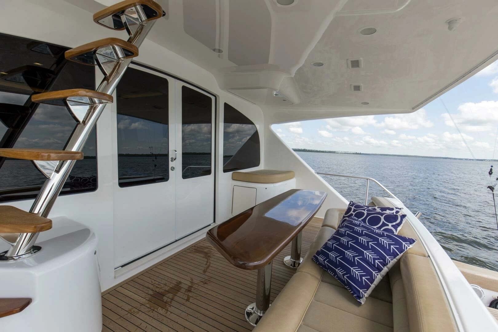 2016 Viking 92 Enclosed Bridge - Image 62