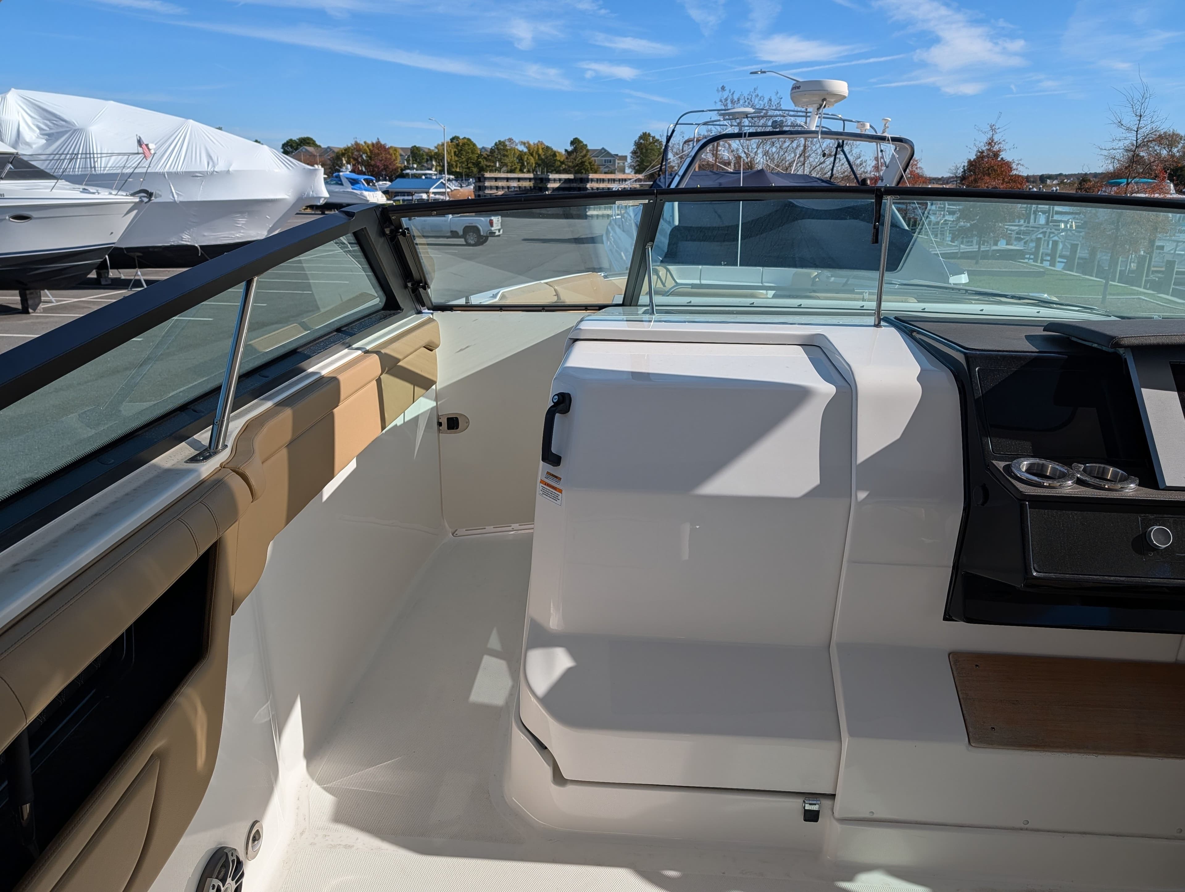 2023 Sea Ray SLX 400 Outboard - 11