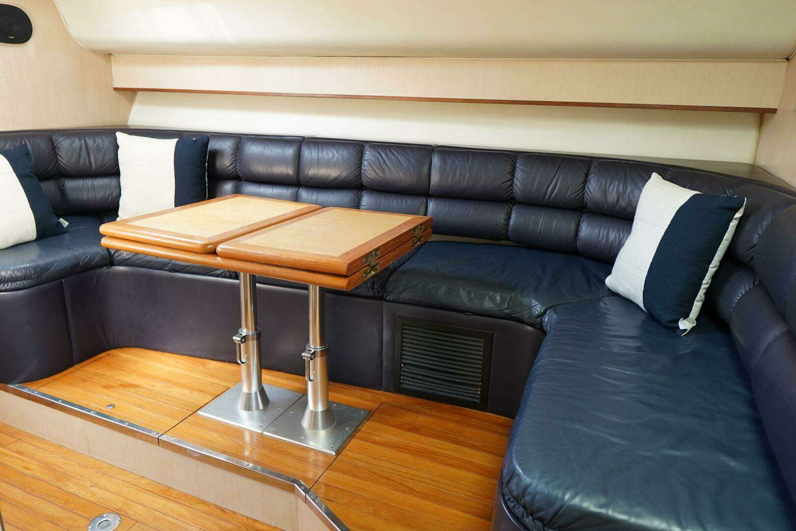 1994 Tiara Yachts — - Image 27