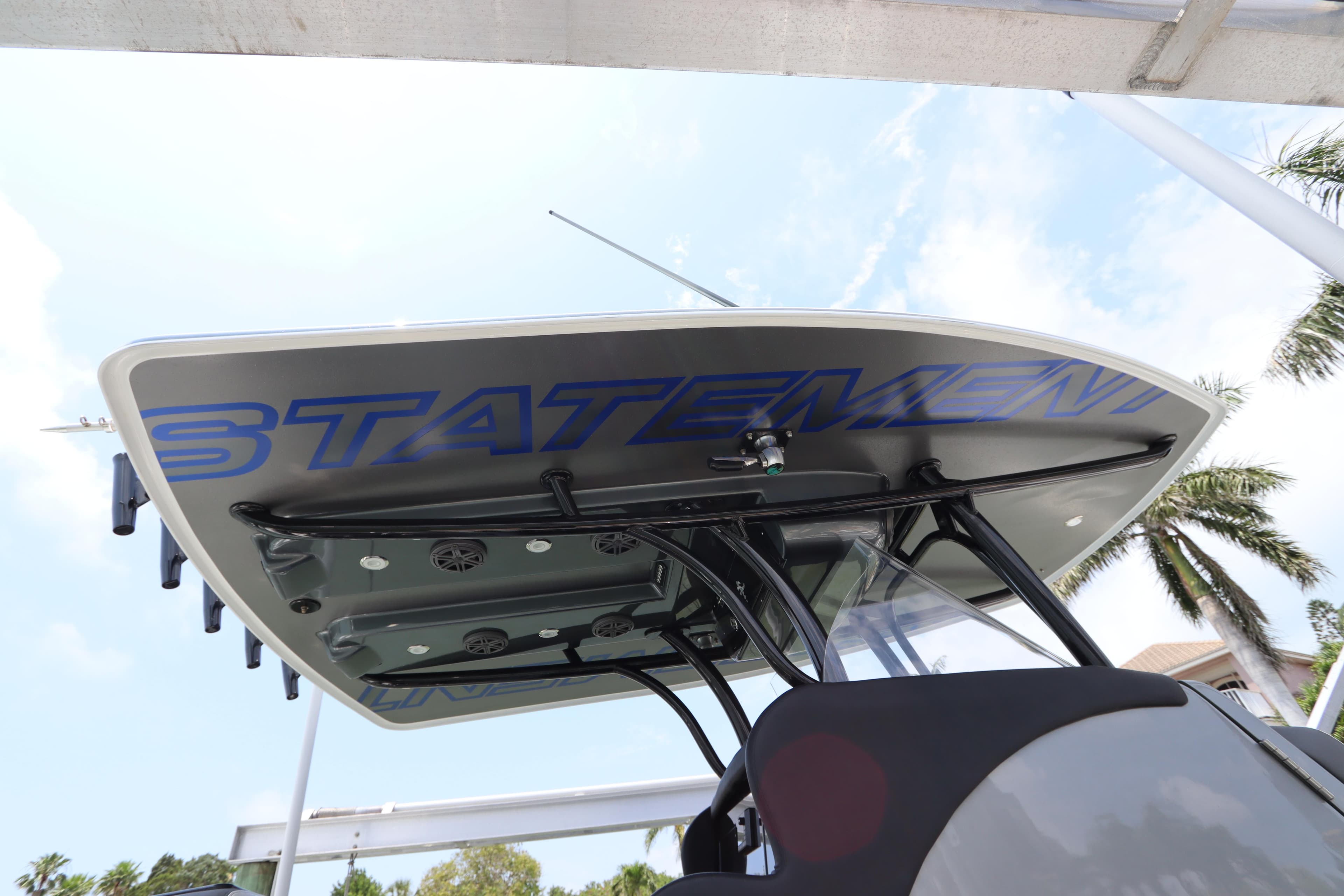 2019 Statement 350 Open boat with overhead view of the T-top.
