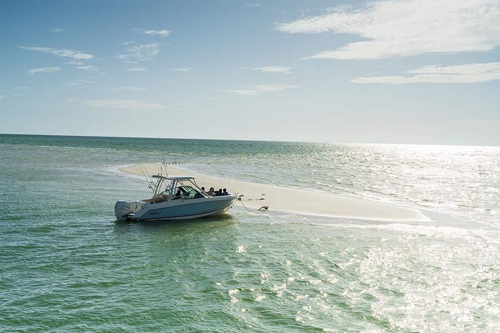2023-Boston-Whaler-240-Vantage-MarineMax