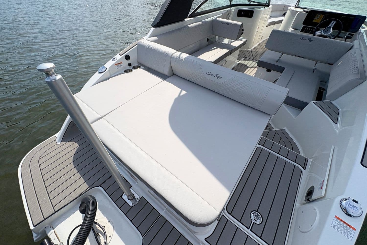 2026 Sea Ray SDX 250 Outboard - 12