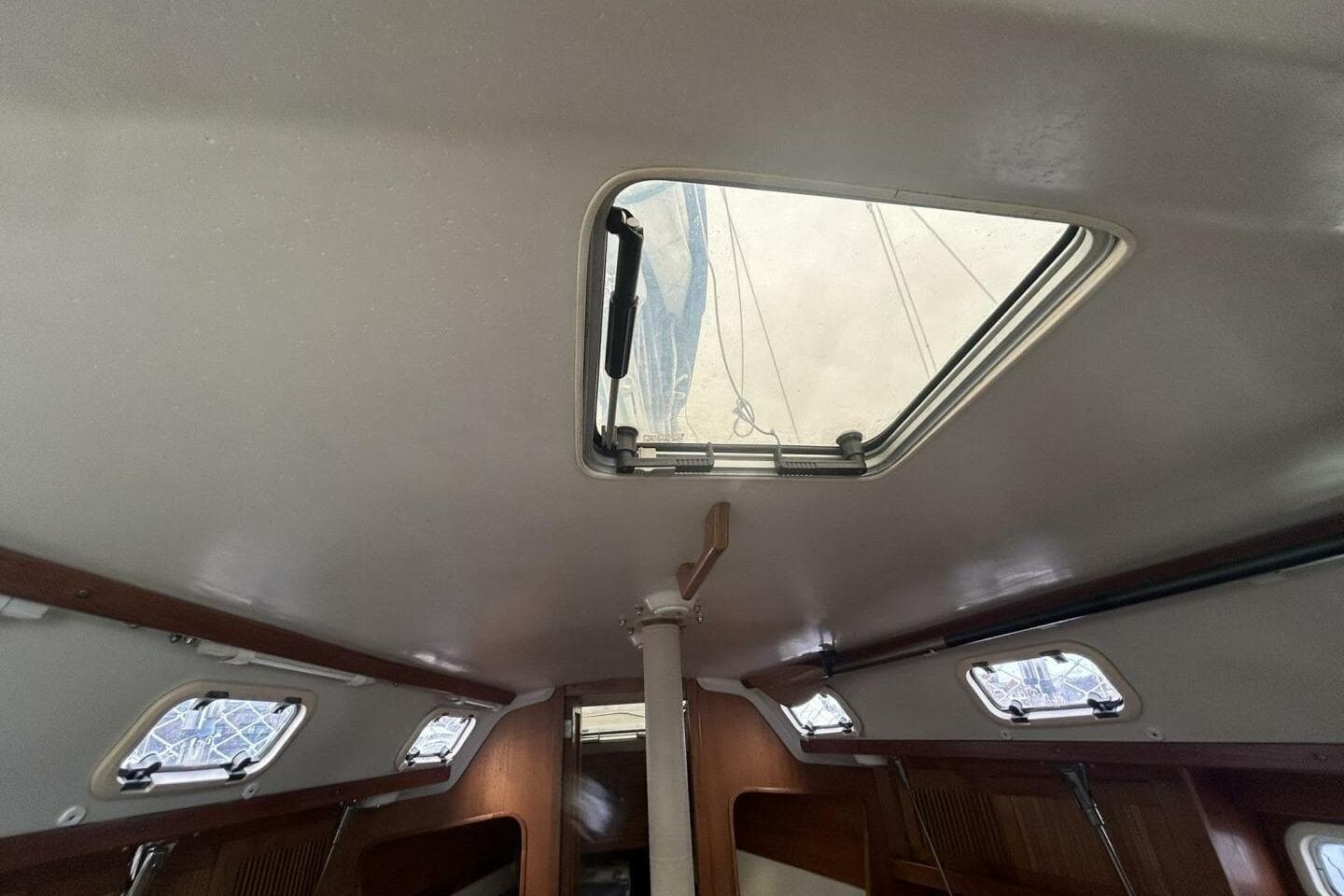 1995 Catalina 320