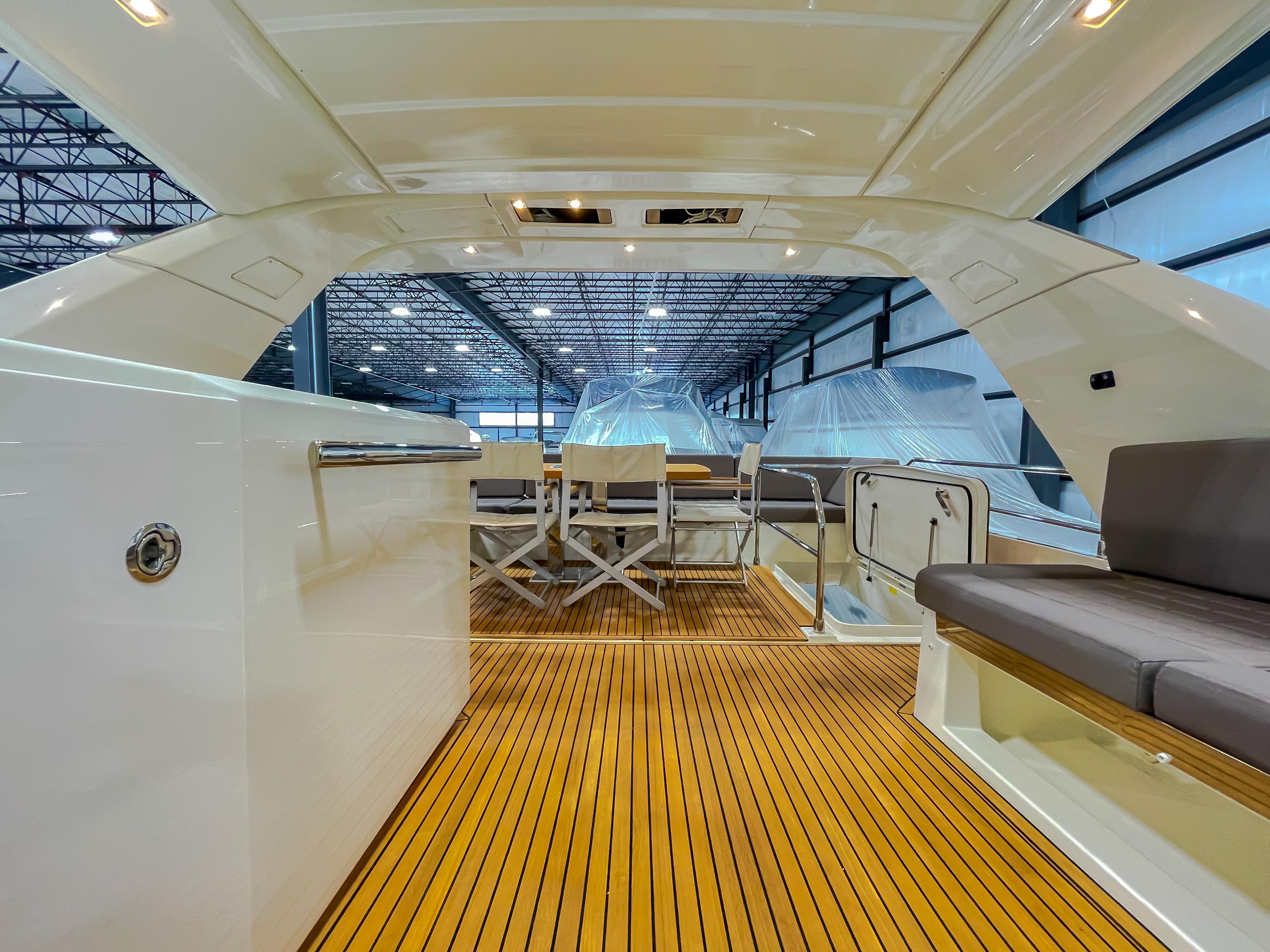 2016 Prestige 680 - 56