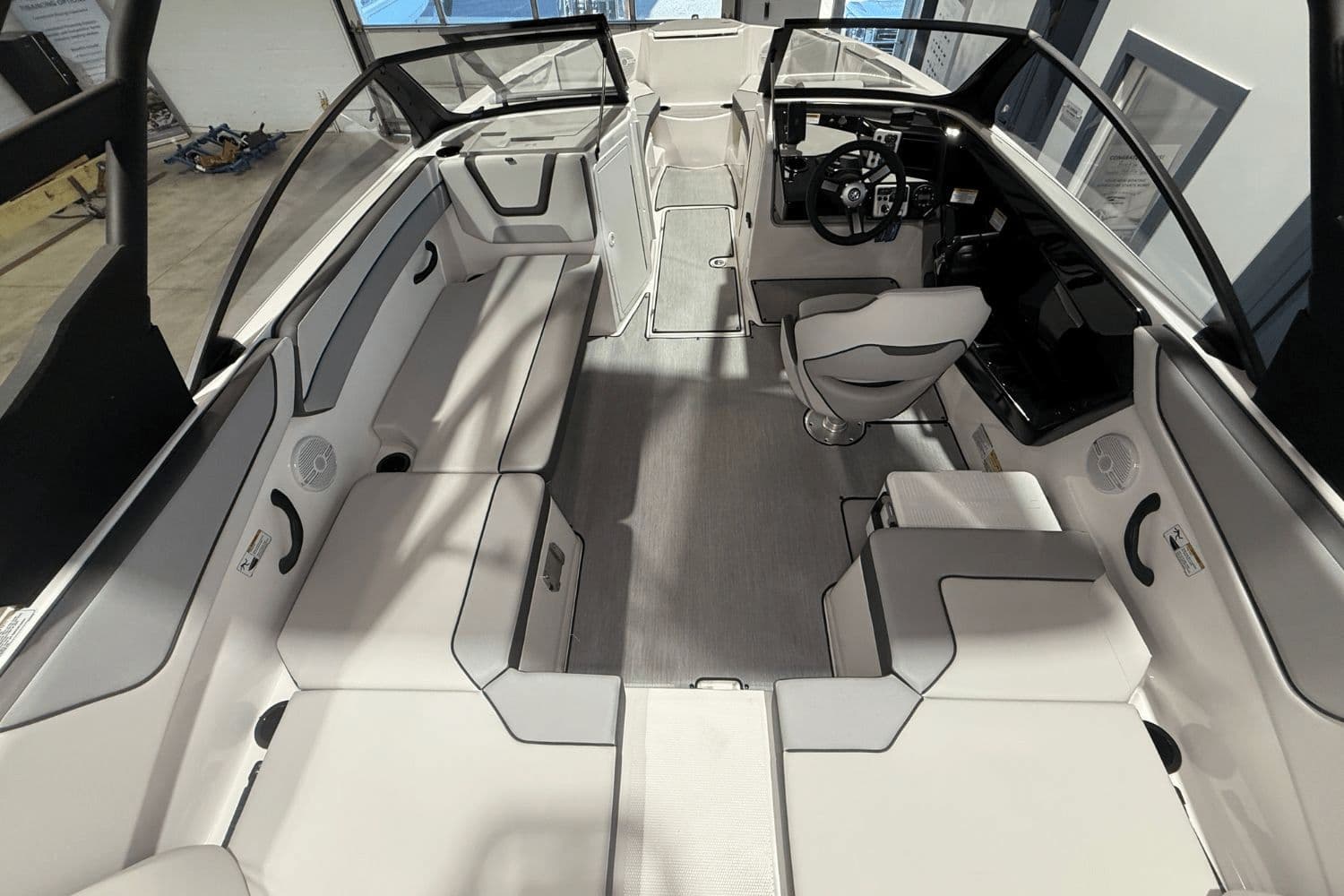 2026 Yamaha Boats AR220 - 13