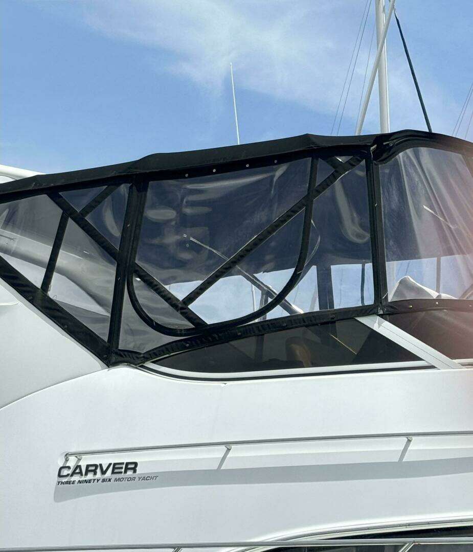2001 Carver 396 Aft Cabin MY - Image 13