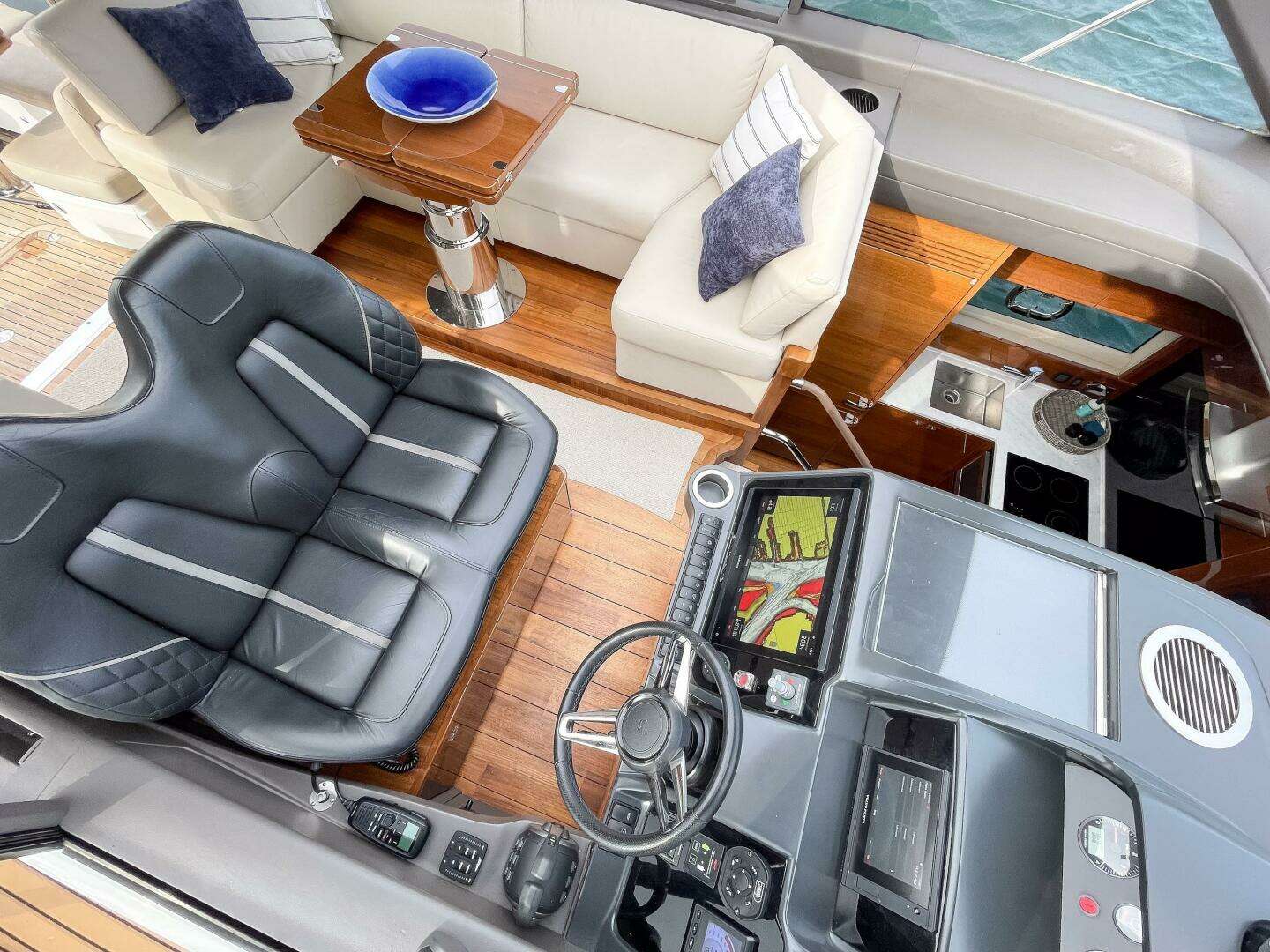 2022 Princess V50 - Image 11