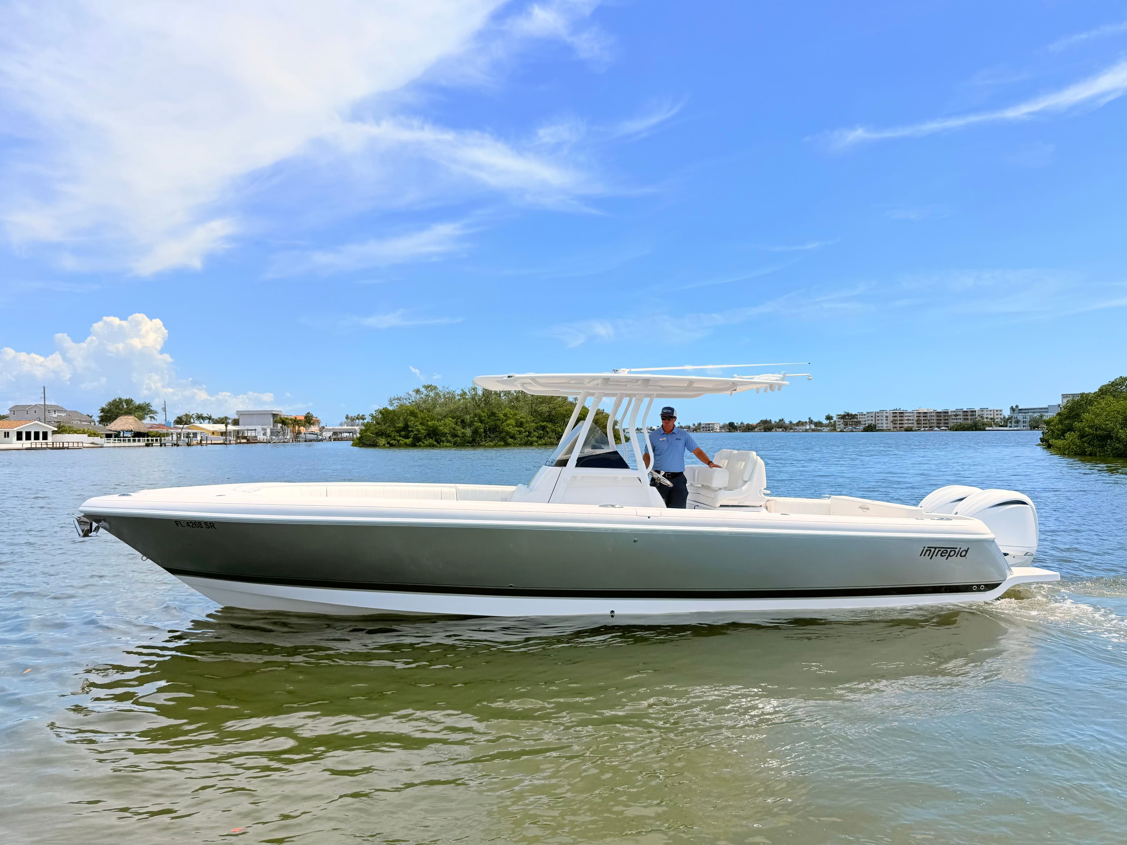 2020 Intrepid 327CC - 16