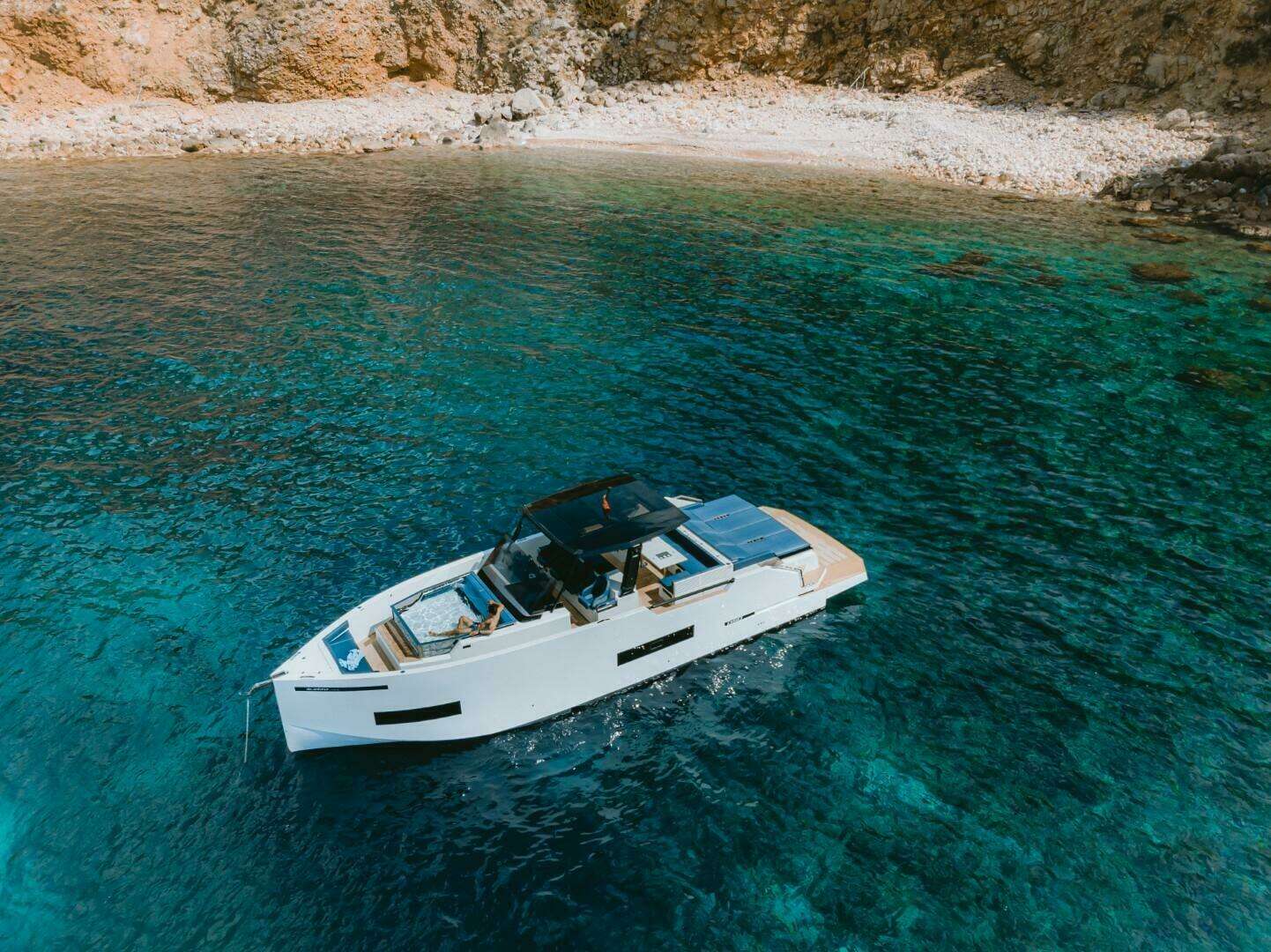 2026 De Antonio Yachts 50 Open - Image 7