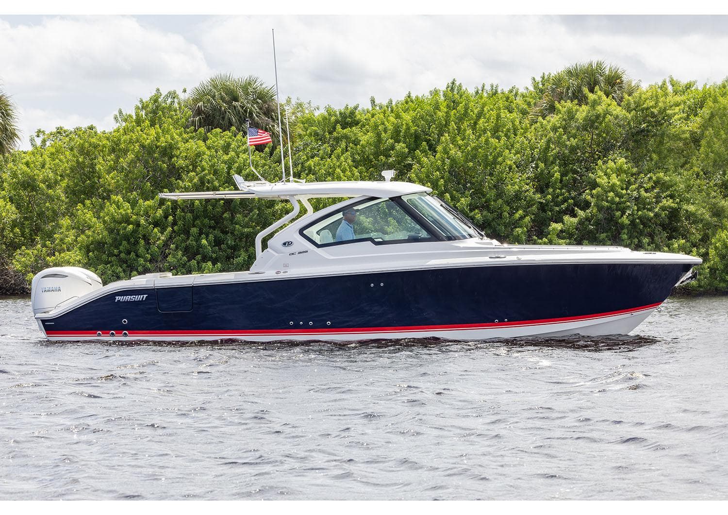 2026 Pursuit DC 326 Dual Console