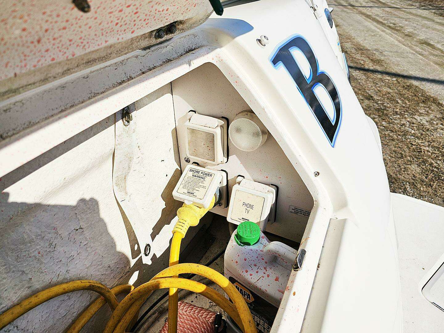 2004 Sea Ray 300 Sundancer - Image 34