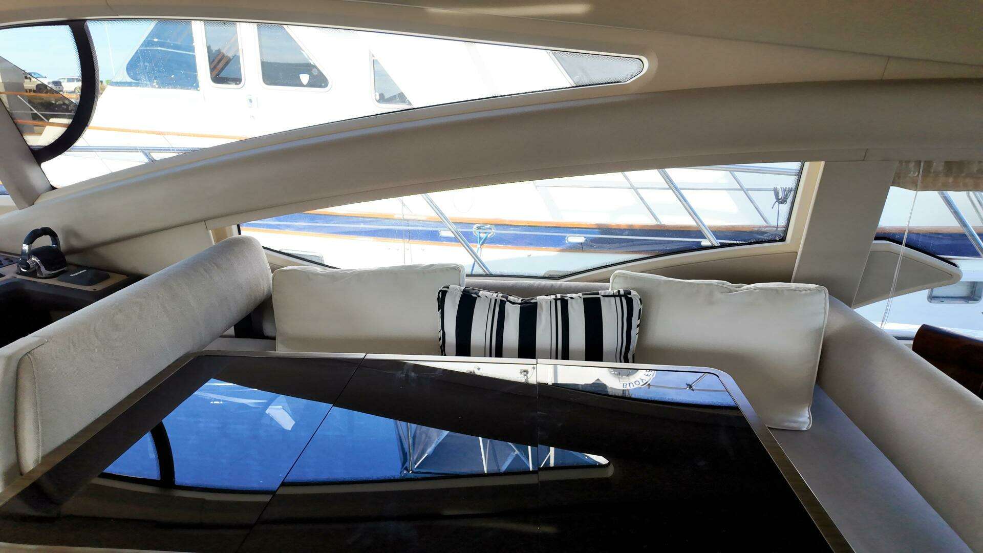 2015 Azimut 54 Fly - Image 12