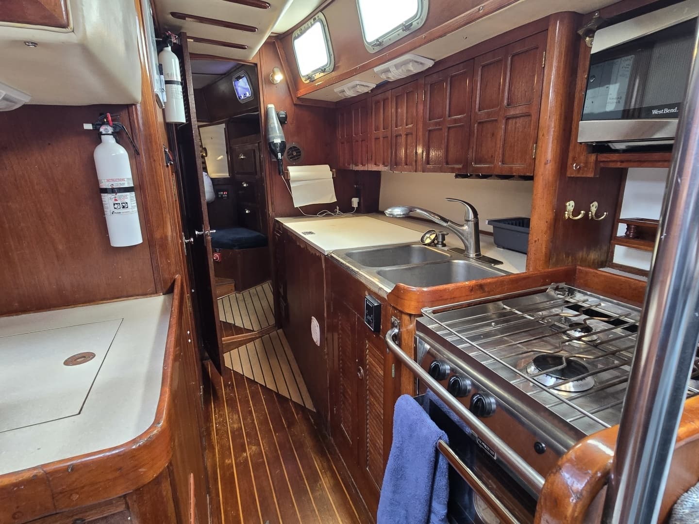 1985 Endeavour 42 CC - Image 45