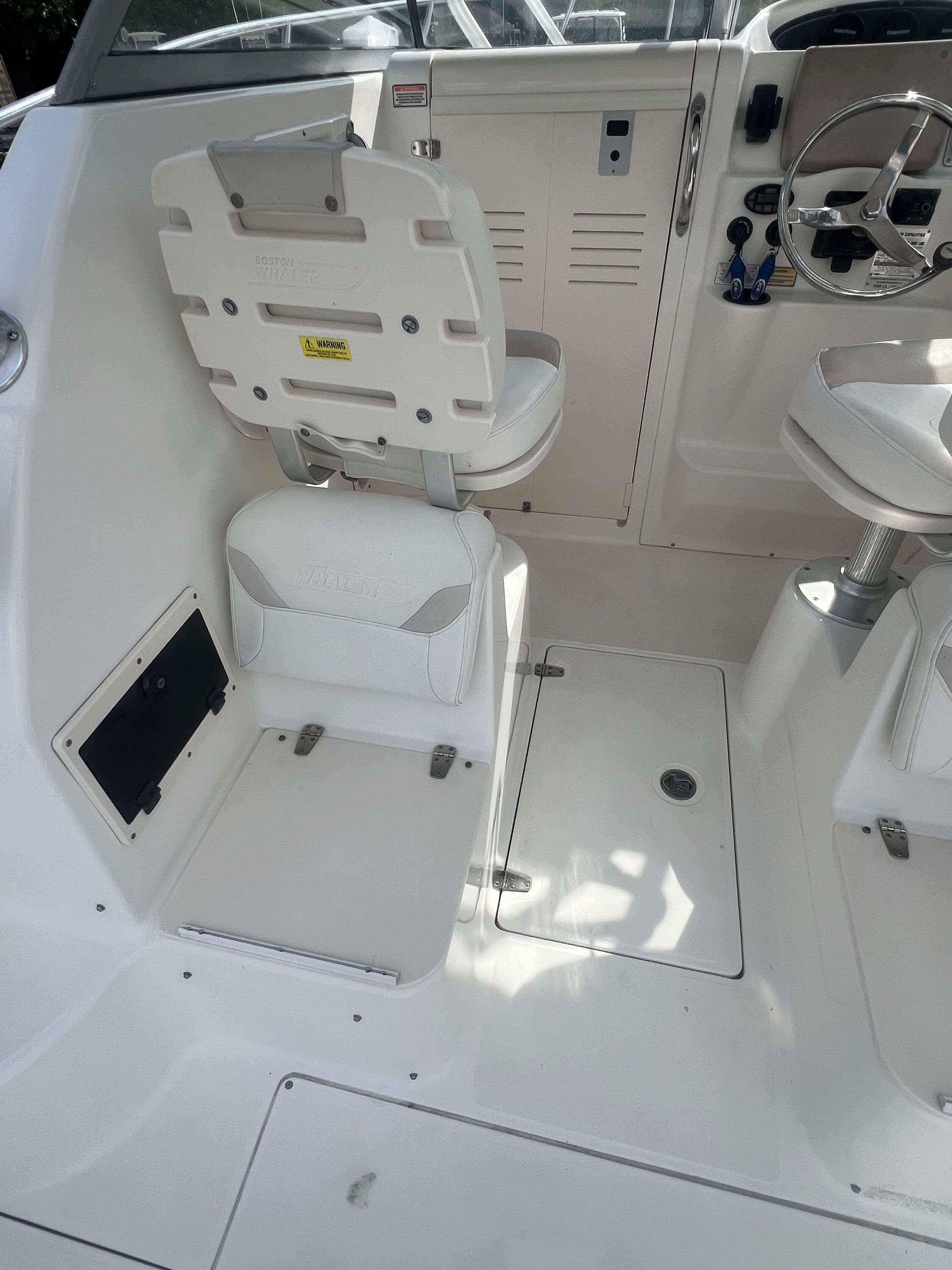 2004 BOSTON WHALER 255 CONQUEST - Image 14