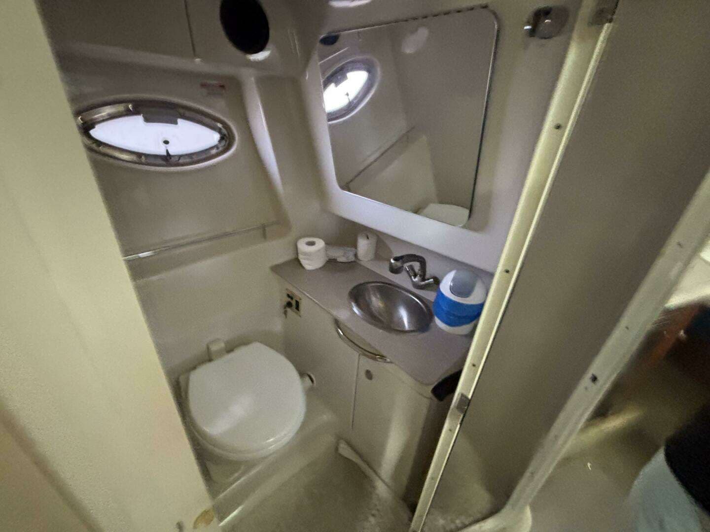 2008 Sea Ray 290 Sundancer - Image 65