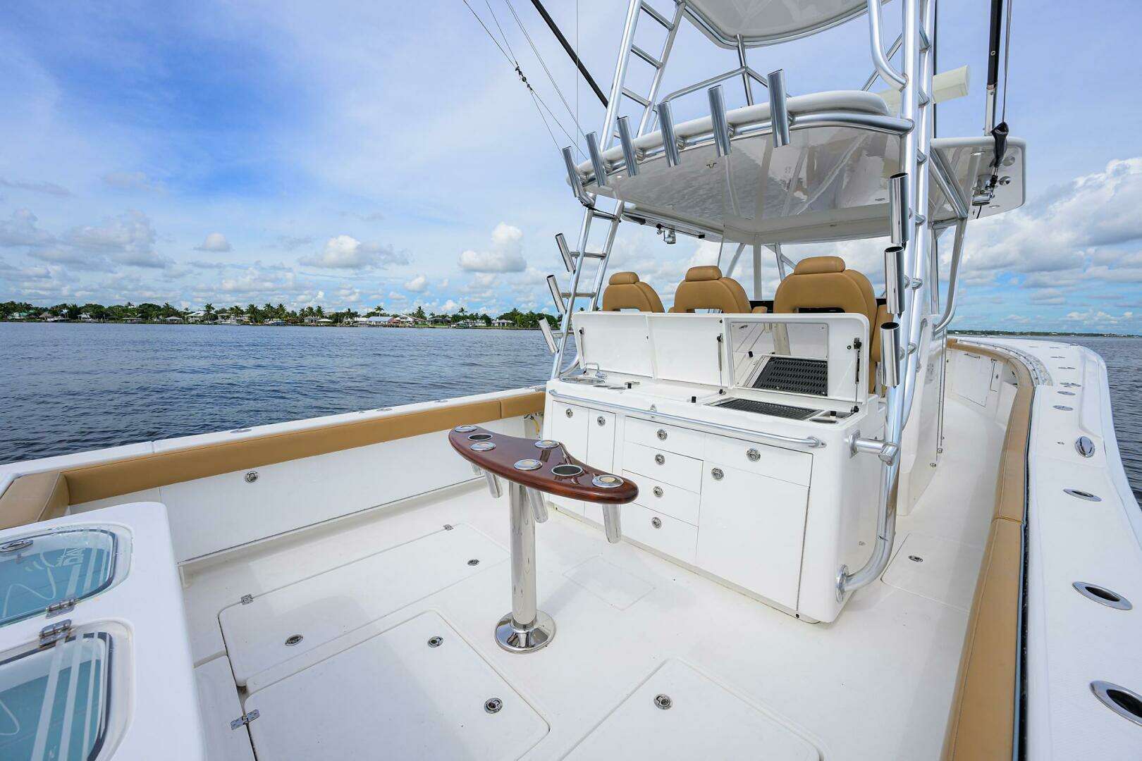 2018 Buddy Davis 42 Center Console - Image 34