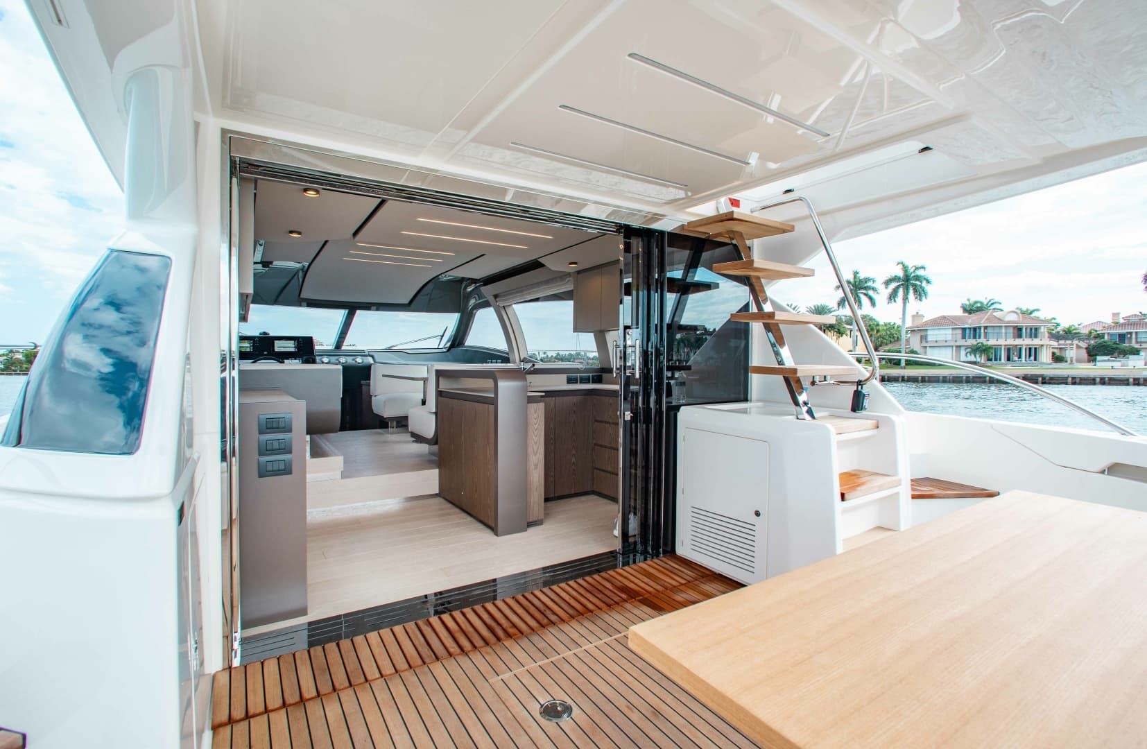 2022 Ferretti Yachts 550 - Image 2