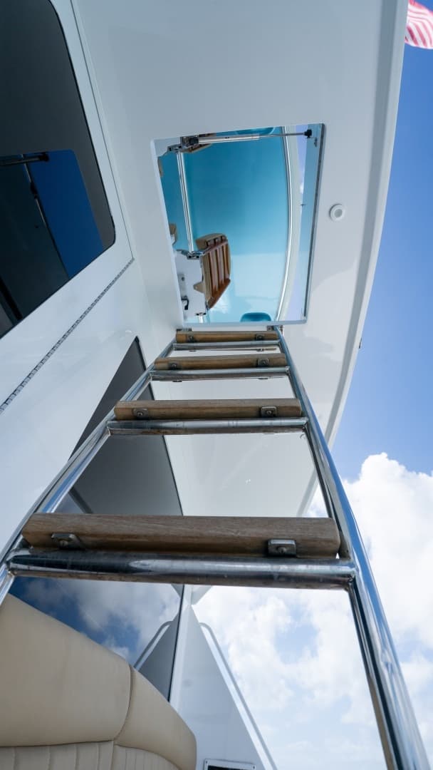 2000 Hatteras 50 Convertible - Image 30