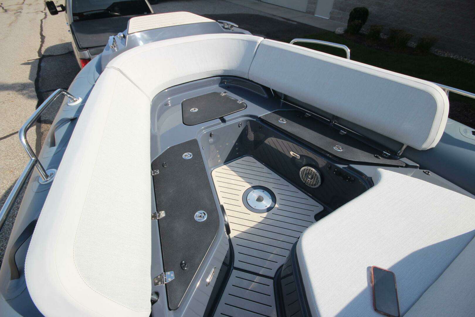 2024 Zodiac Medline 9 NEO - Image 29