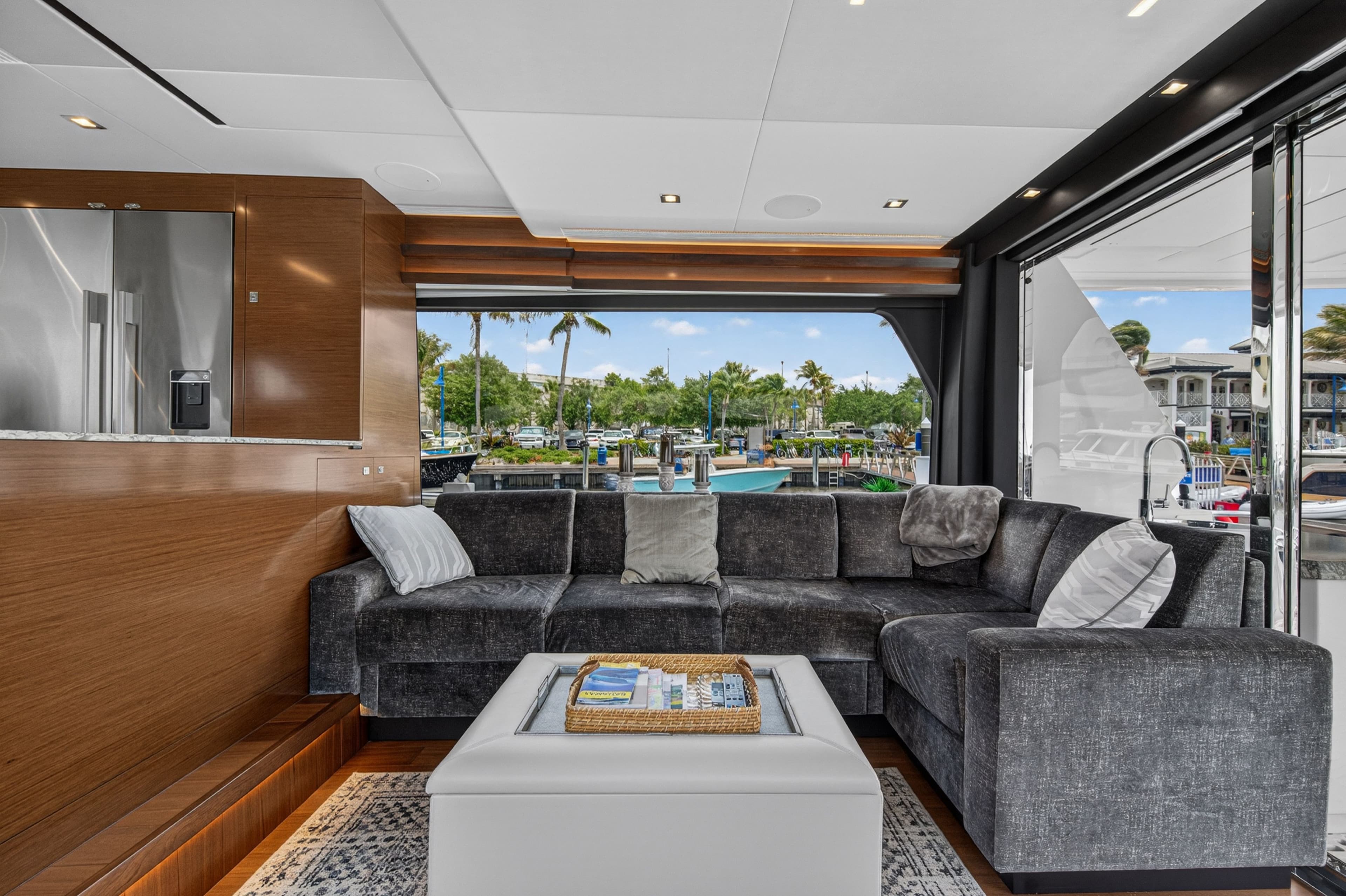 2021 Ocean Alexander 70e - 14