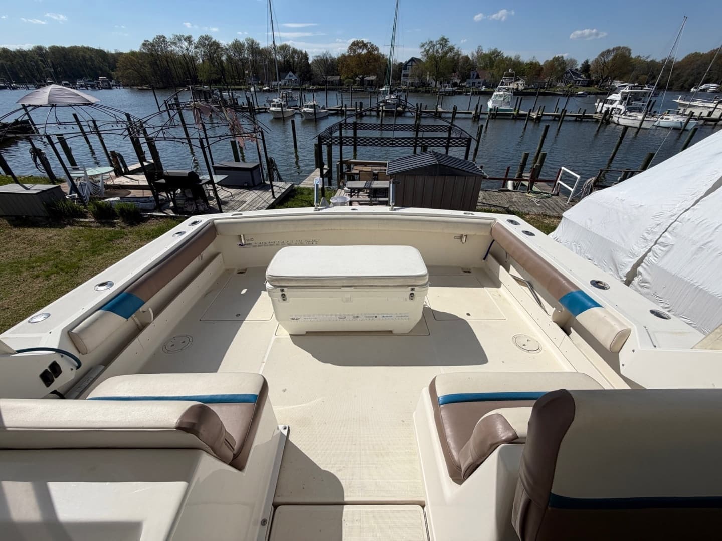 1997 Pursuit 3100 Express - Image 10