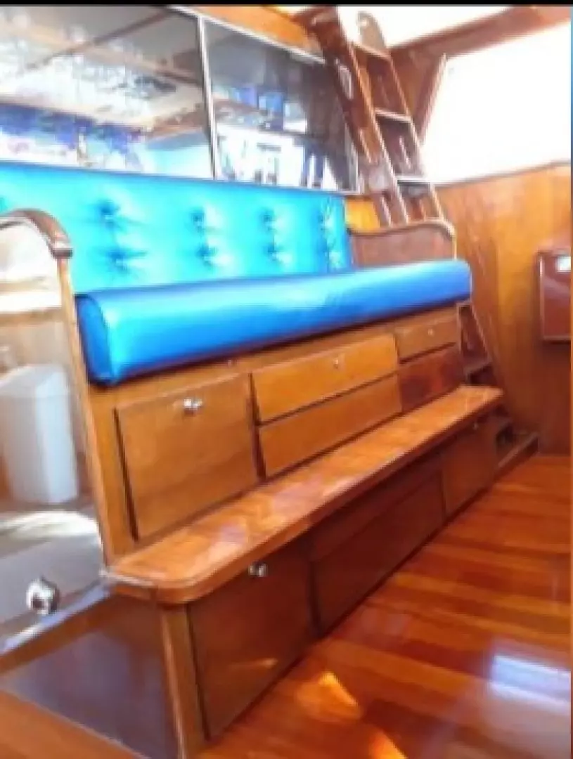 1965 Burger Cockpit Flybridge Motor Yacht - Image 23