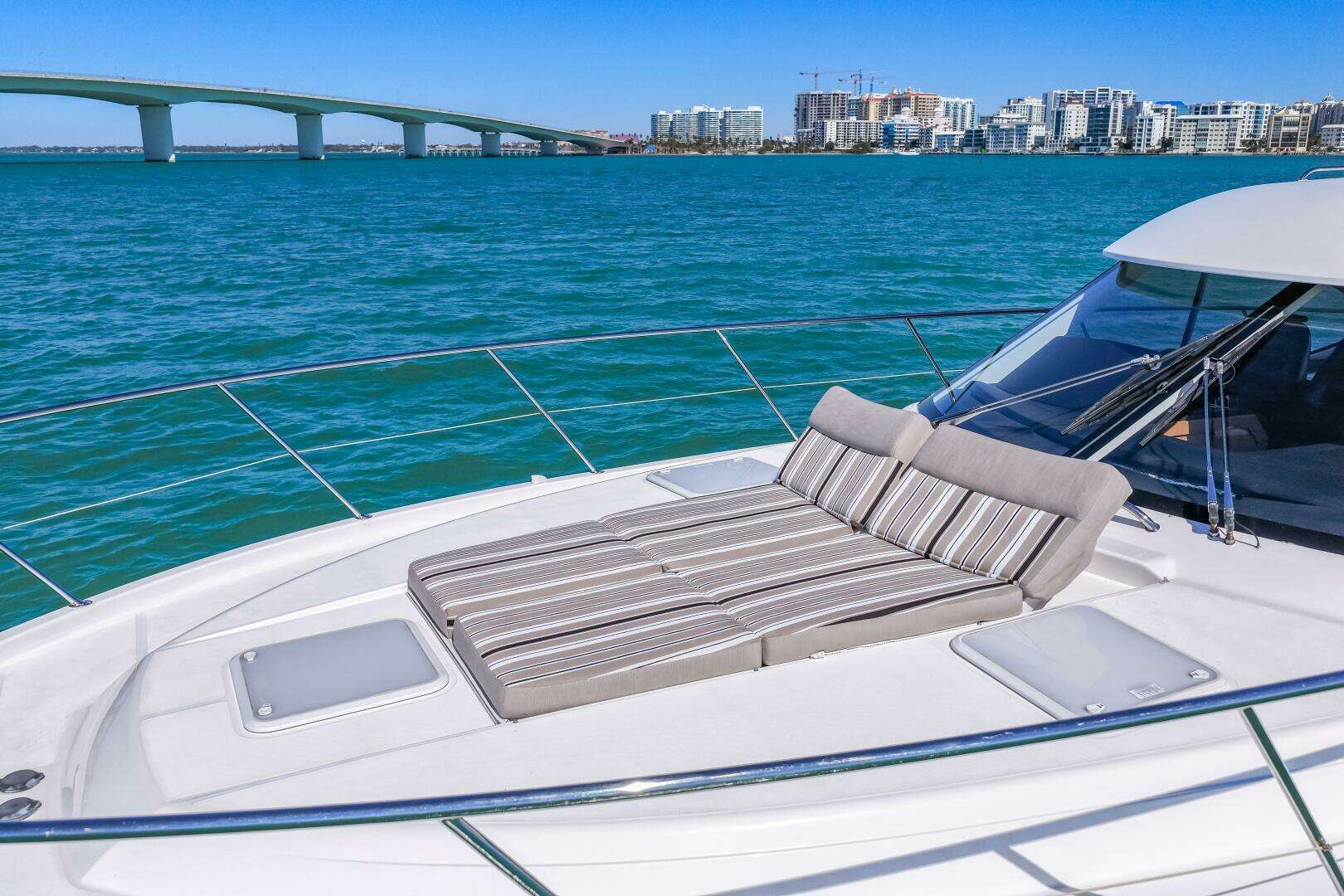 2016 Riviera 5000 Sport Yacht - Image 18
