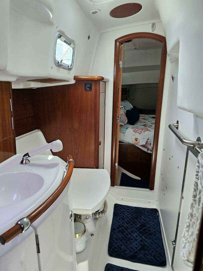 2000 Beneteau 36 Center Cockpit - Image 43