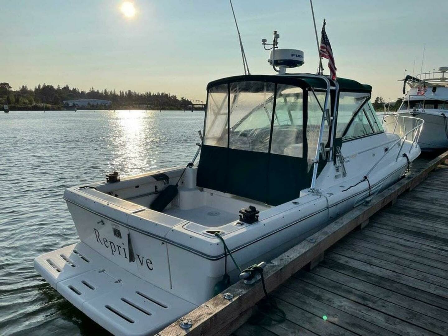 1998 Pursuit 3000 Express - Image 2
