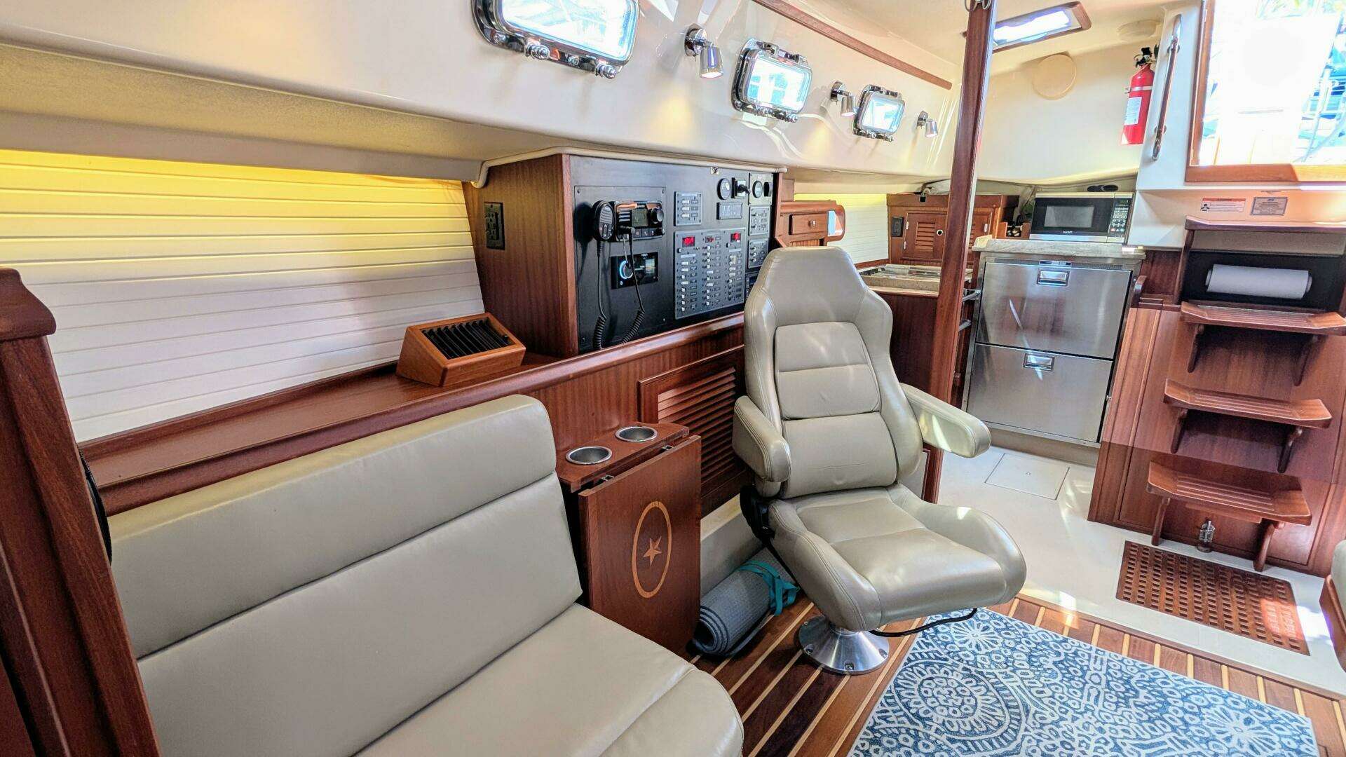 2019 Island Packet 349 - Image 15