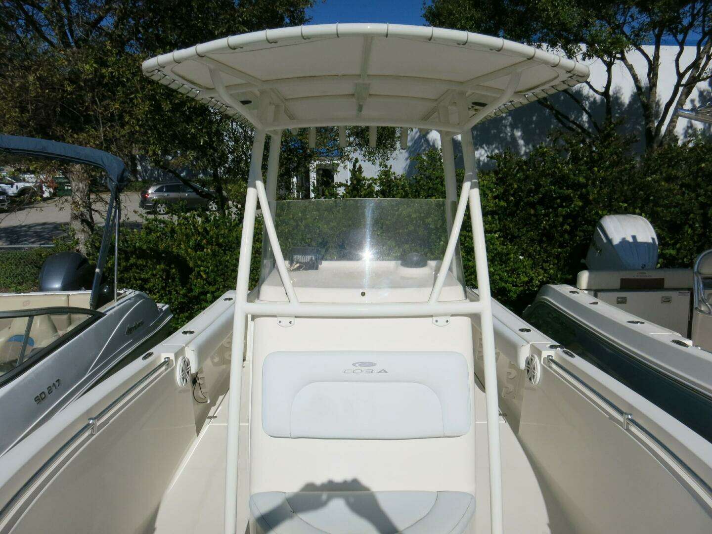 2020 Cobia 237 CC - Image 14
