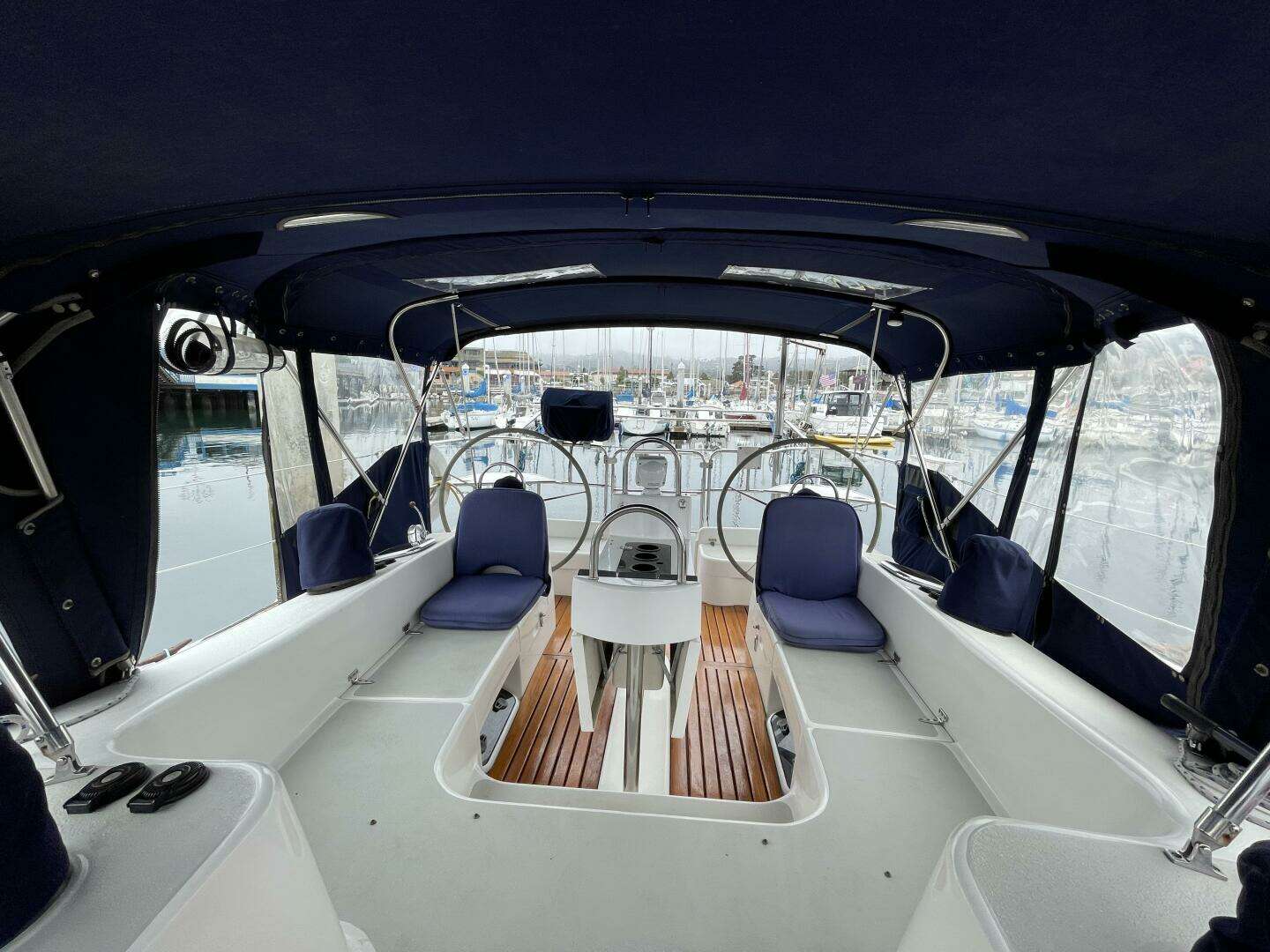 2005 Catalina 470 - Image 14