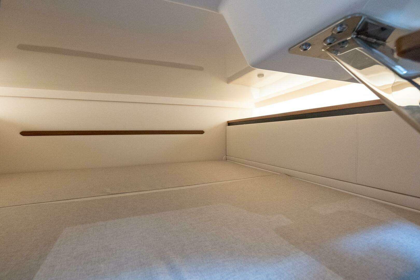 2026 Regal 34 SAV - Image 32