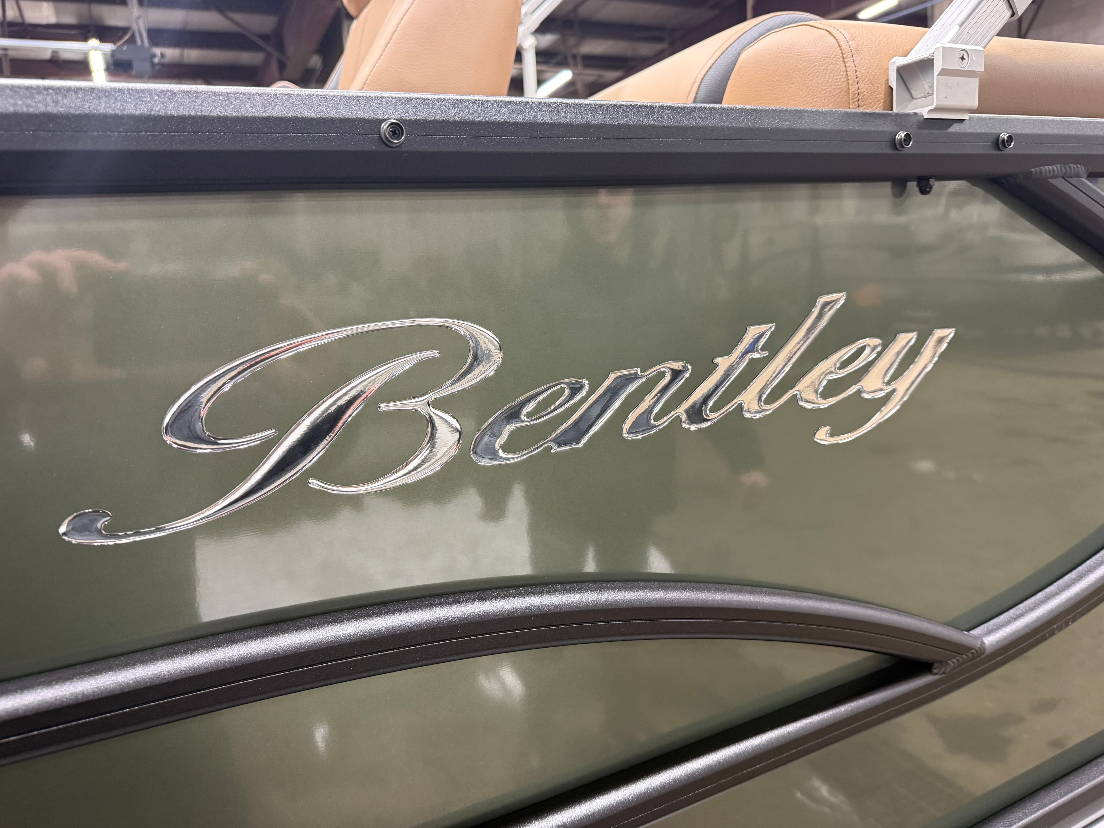 2026 Bentley Pontoons Legacy 223 Navigator DL Quad Lounge Tritoon & Honda 4-Stroke EFI - 40