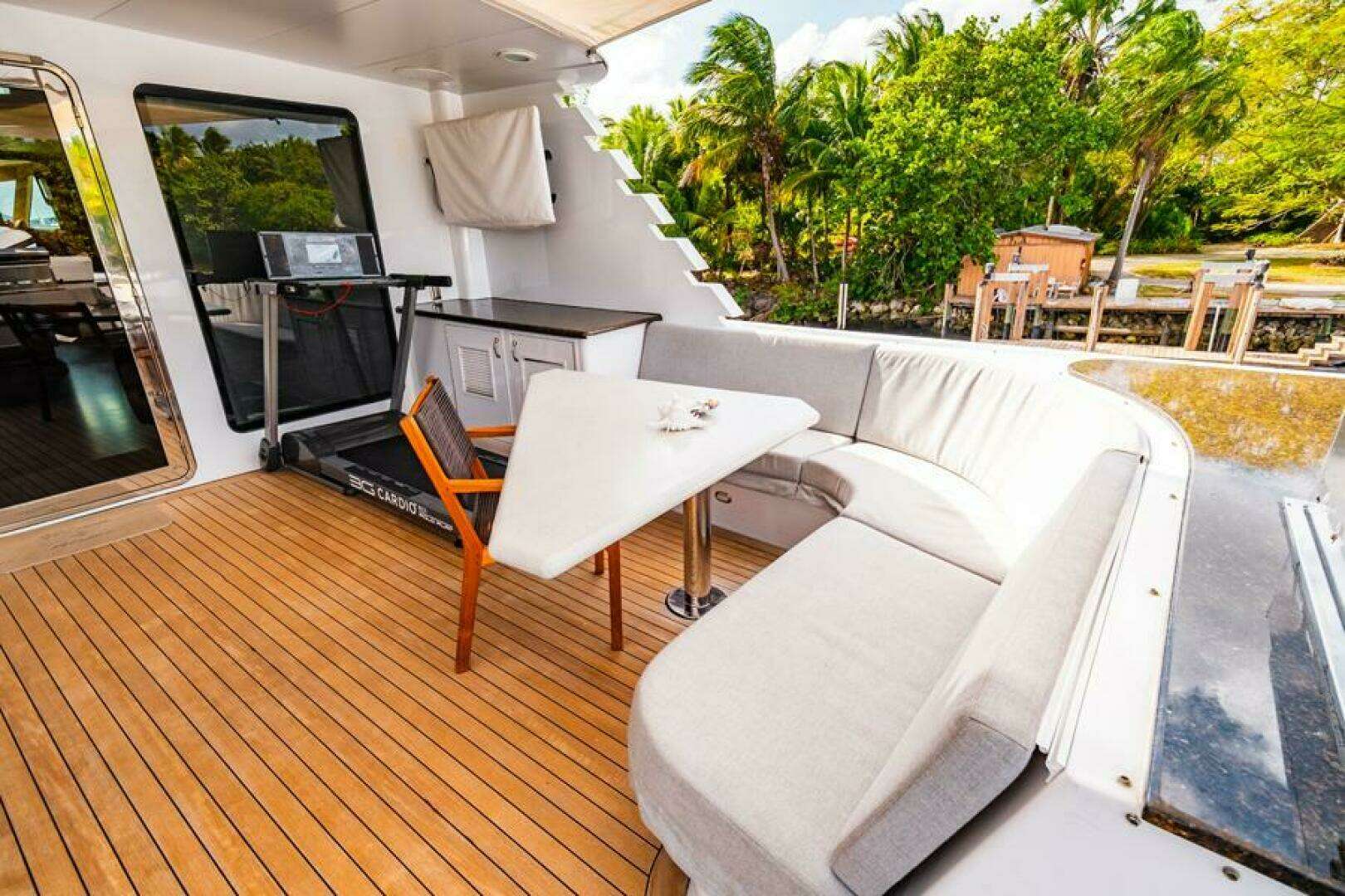 1995 Hatteras Flybridge Motor Yacht - Image 77