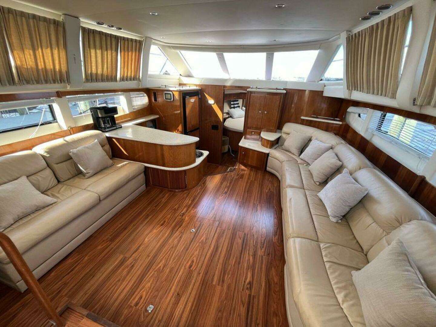 2000 Carver 396 Motor Yacht - Image 18