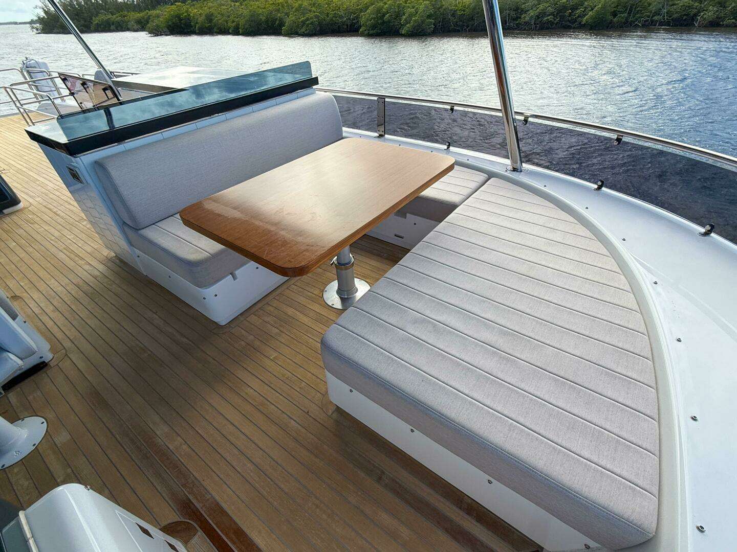 2023 Sirena 68 - Image 16