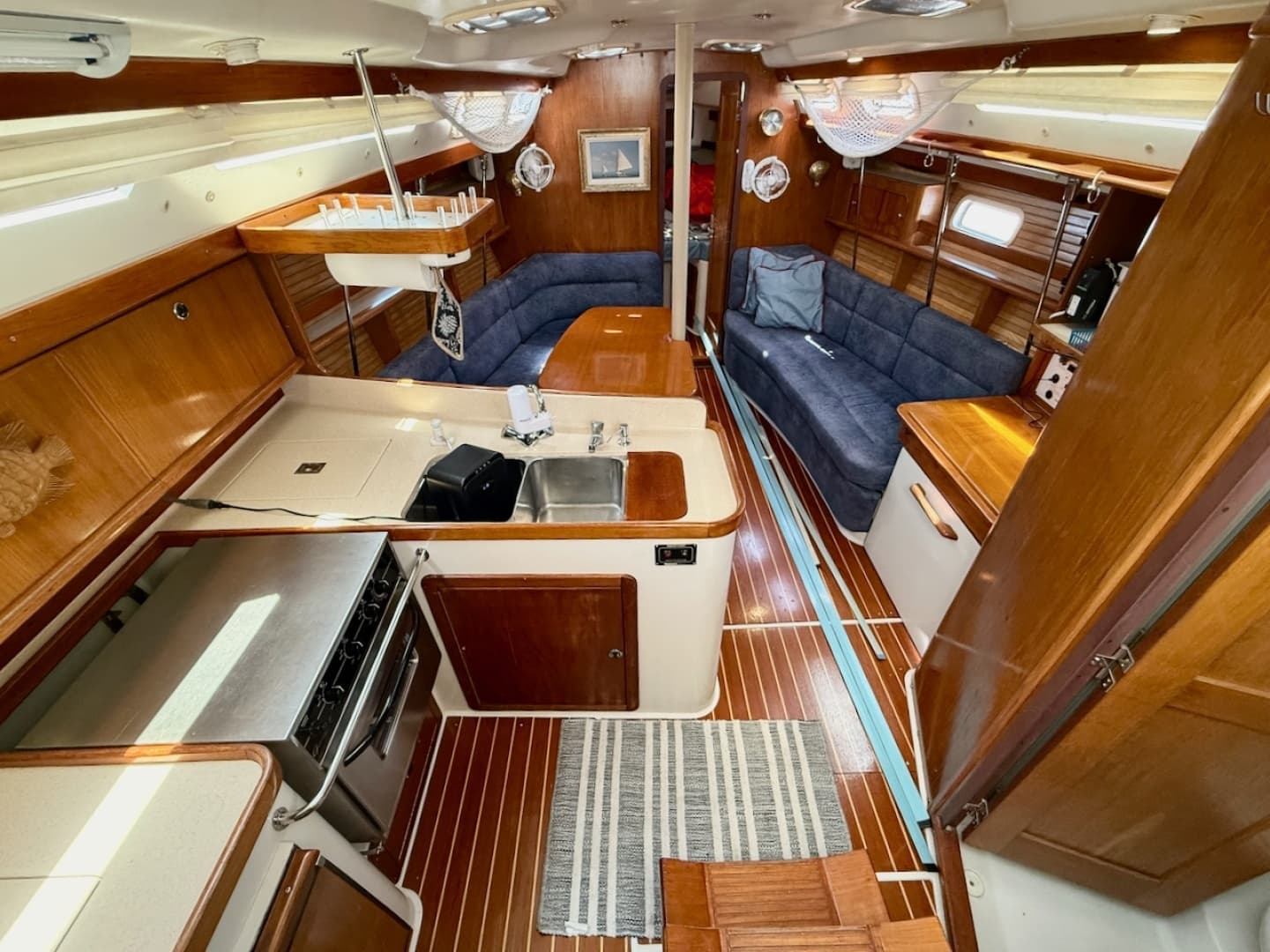1998 Catalina 380 - Image 25