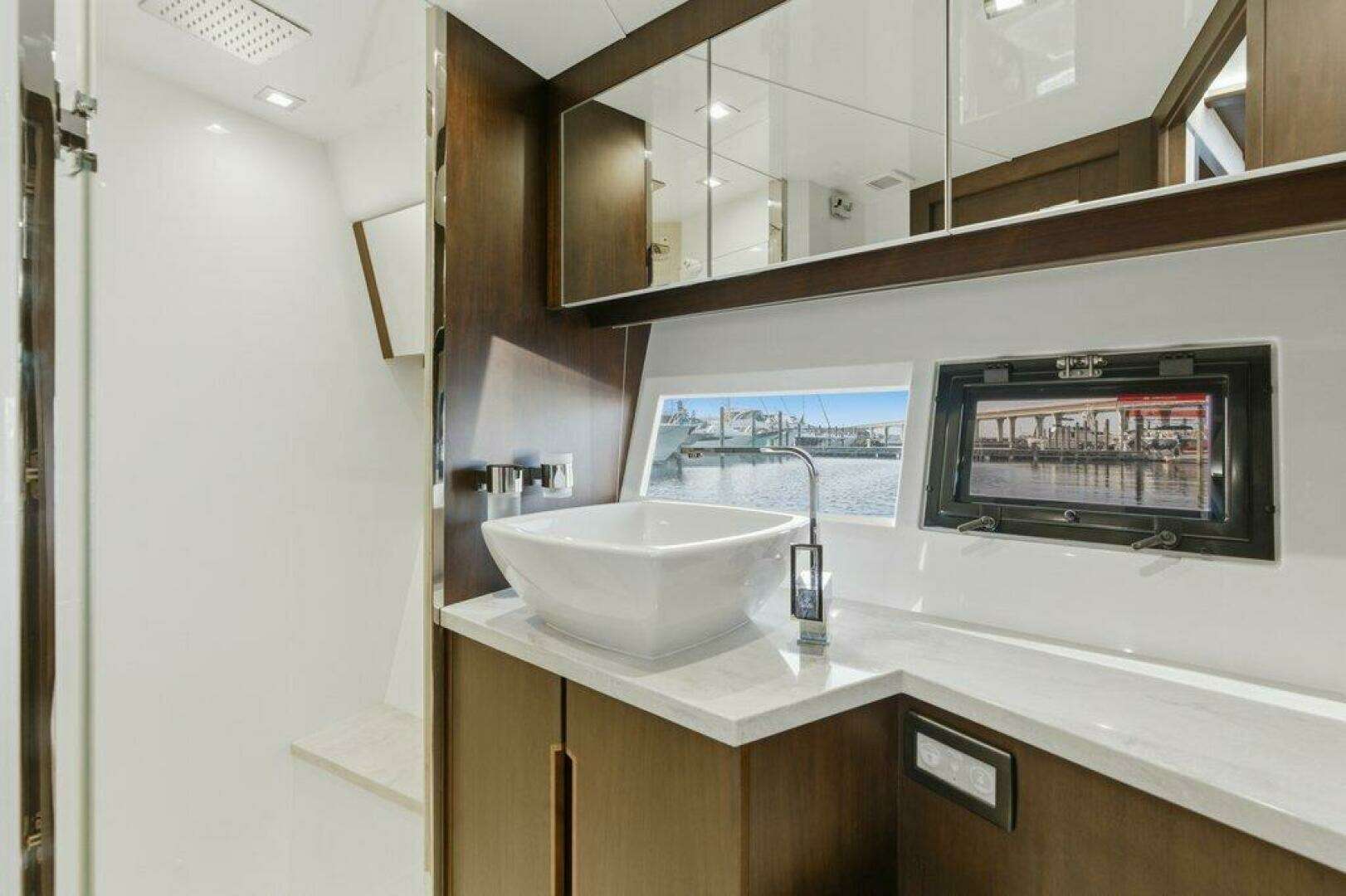 2017 Galeon 560 Sky - Image 37