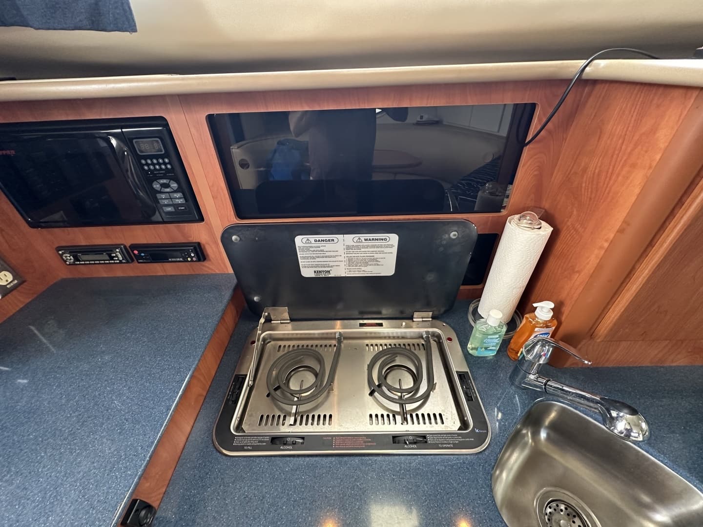 2006 Bayliner 305 - Image 36