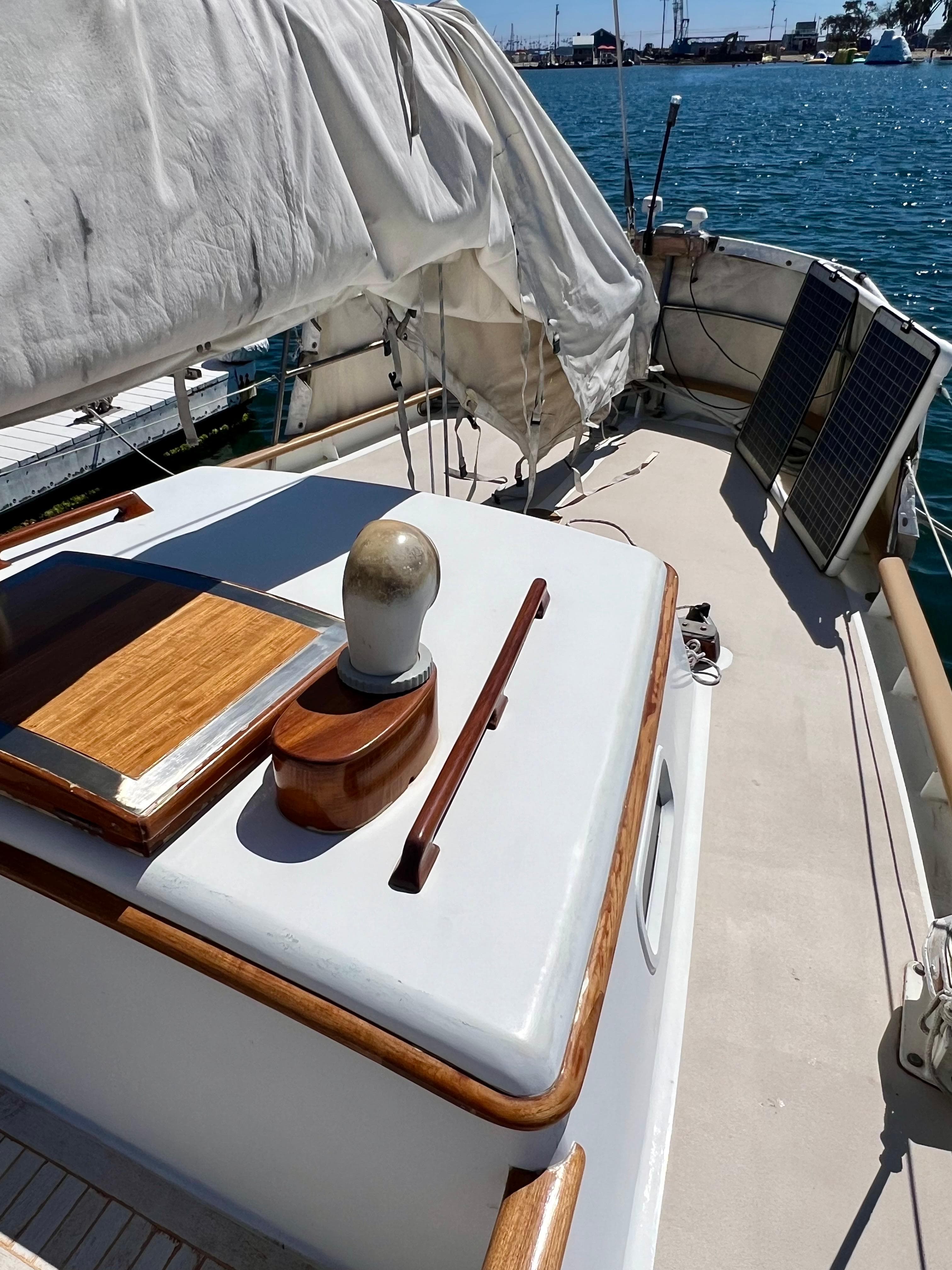 Aft Decking and Aft Cabin Entrance