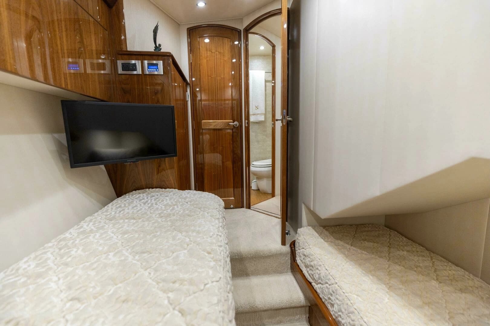 2018 Viking 62 Convertible - Image 23
