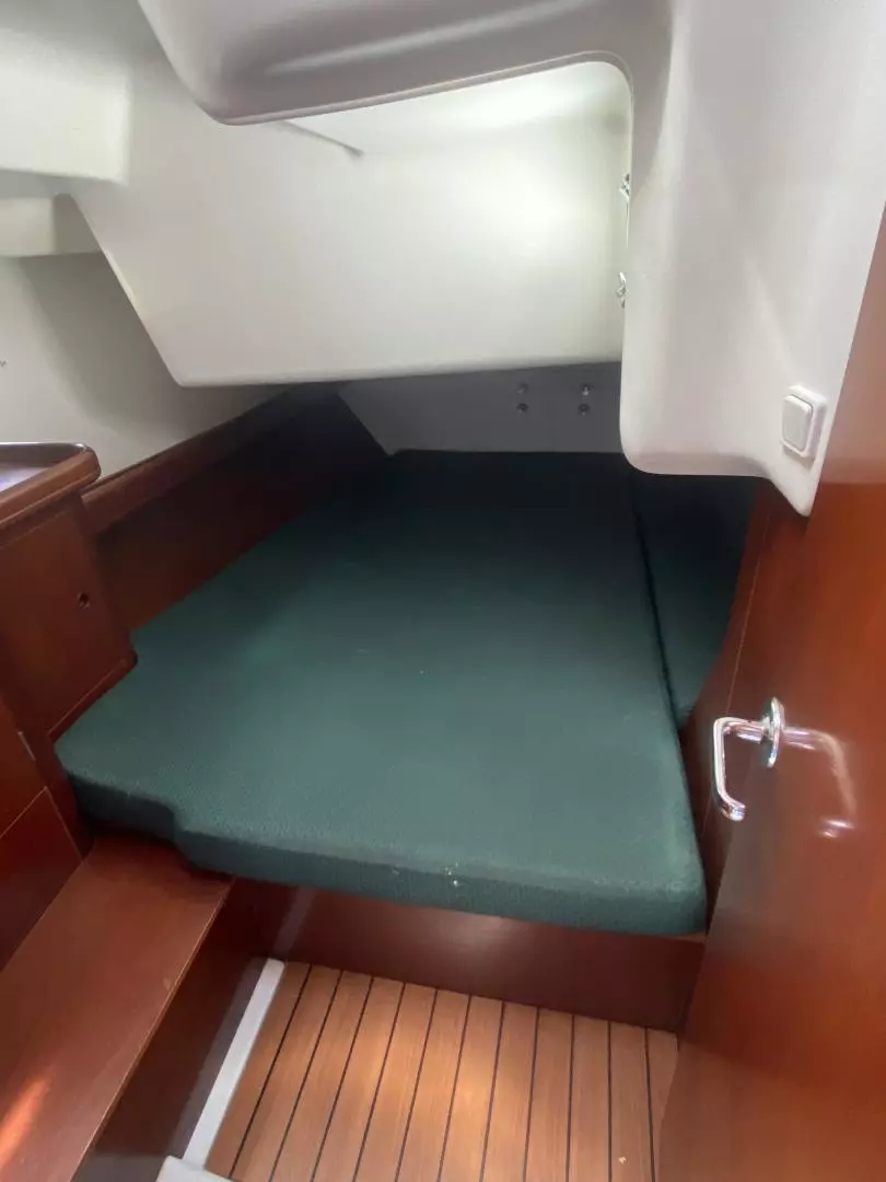 2004 Beneteau 473 - Image 52