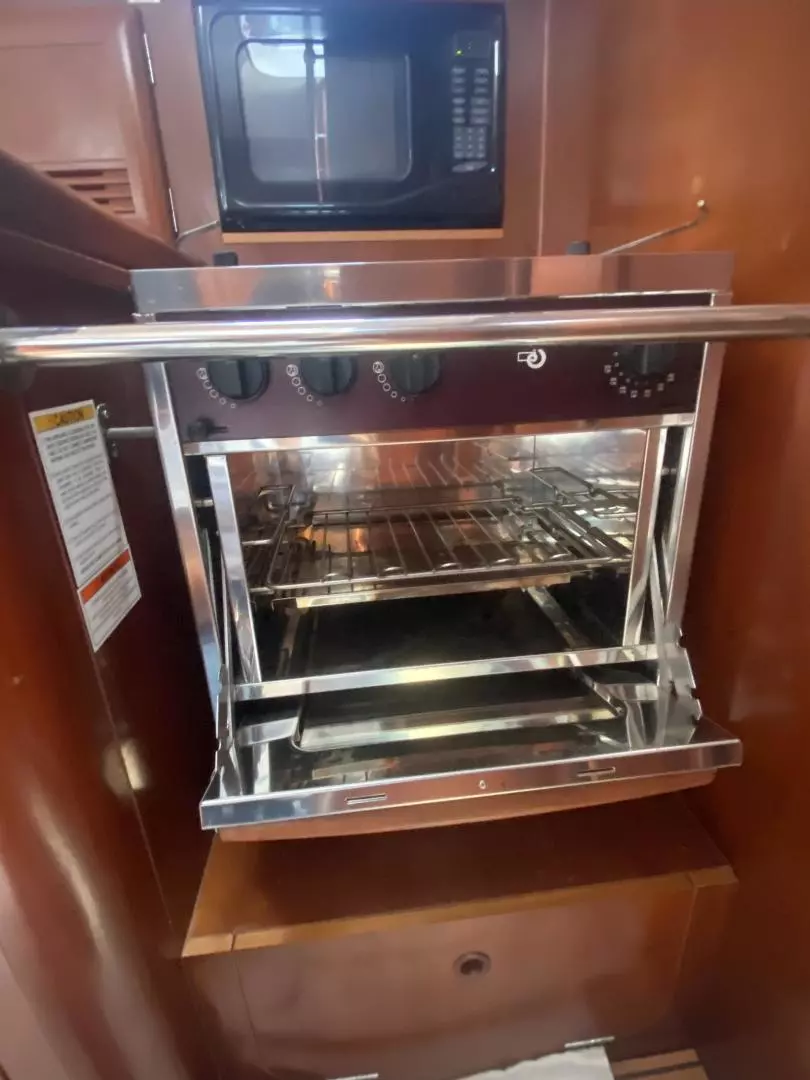 2004 Beneteau 473 - Image 24