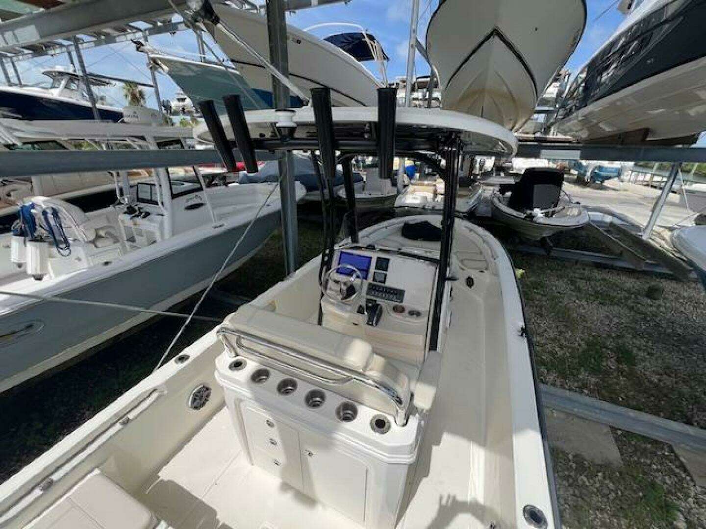 2023 Boston Whaler 250 Dauntless - Image 33