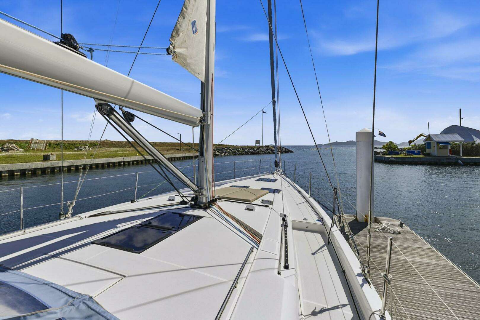 2024 Beneteau Oceanis Yacht 54 - Image 16
