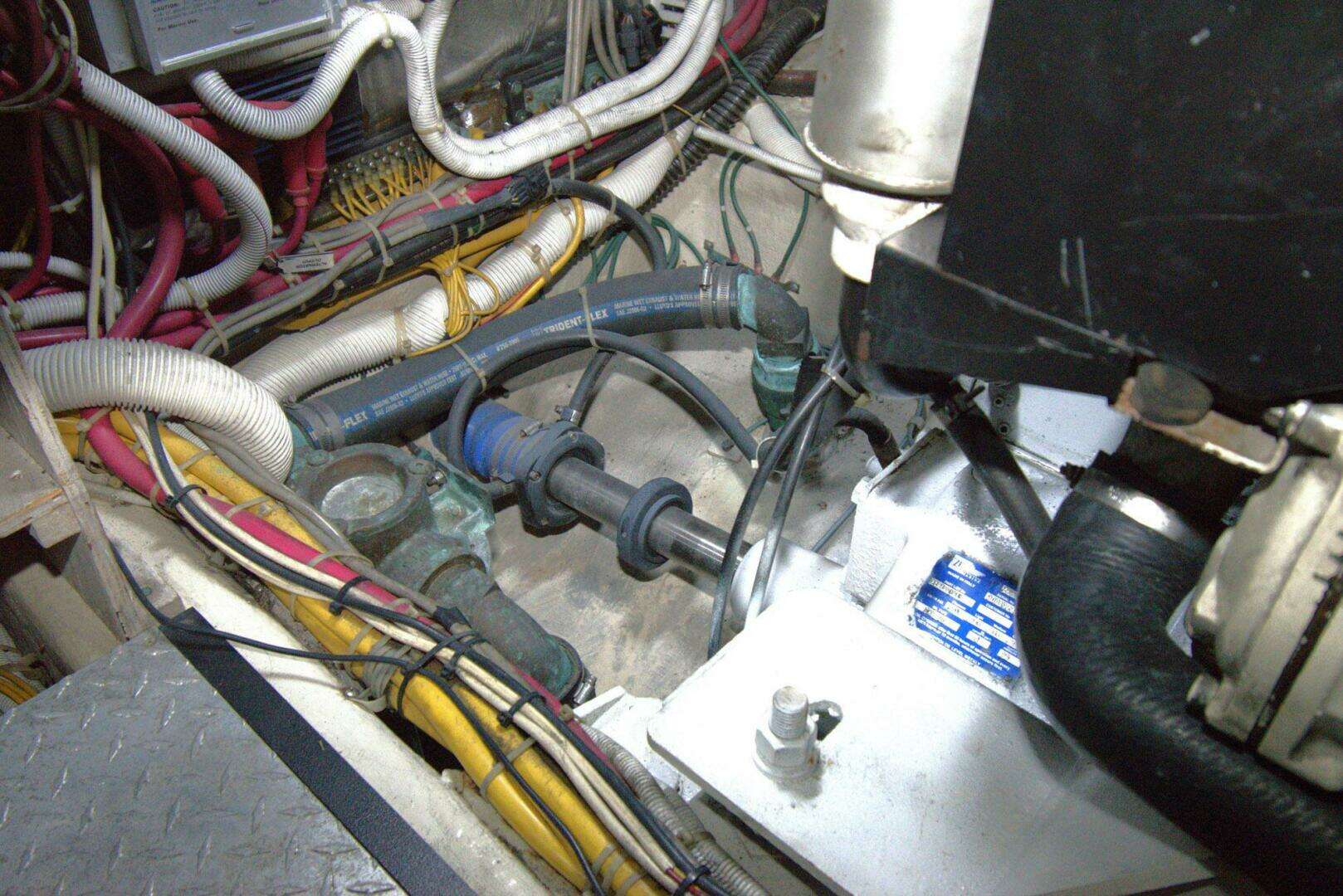 2005 Carver 444 Cockpit Motor Yacht - Image 48